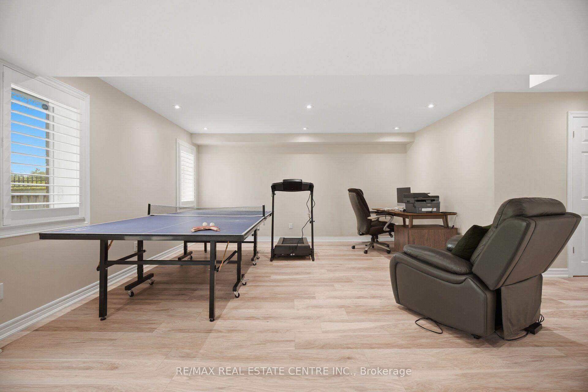 Photo 40 of 2425 Quetico Crescent, Oakville, Westmount — HOMEH