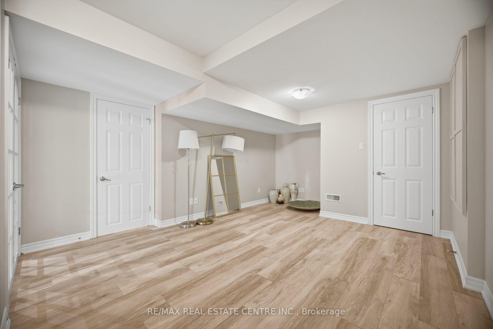 Photo 42 of 2425 Quetico Crescent, Oakville, Westmount — HOMEH