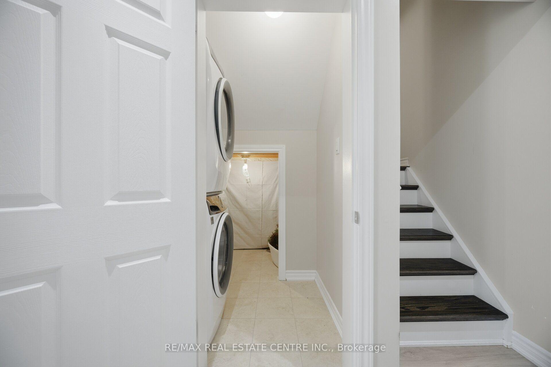 Photo 45 of 2425 Quetico Crescent, Oakville, Westmount — HOMEH