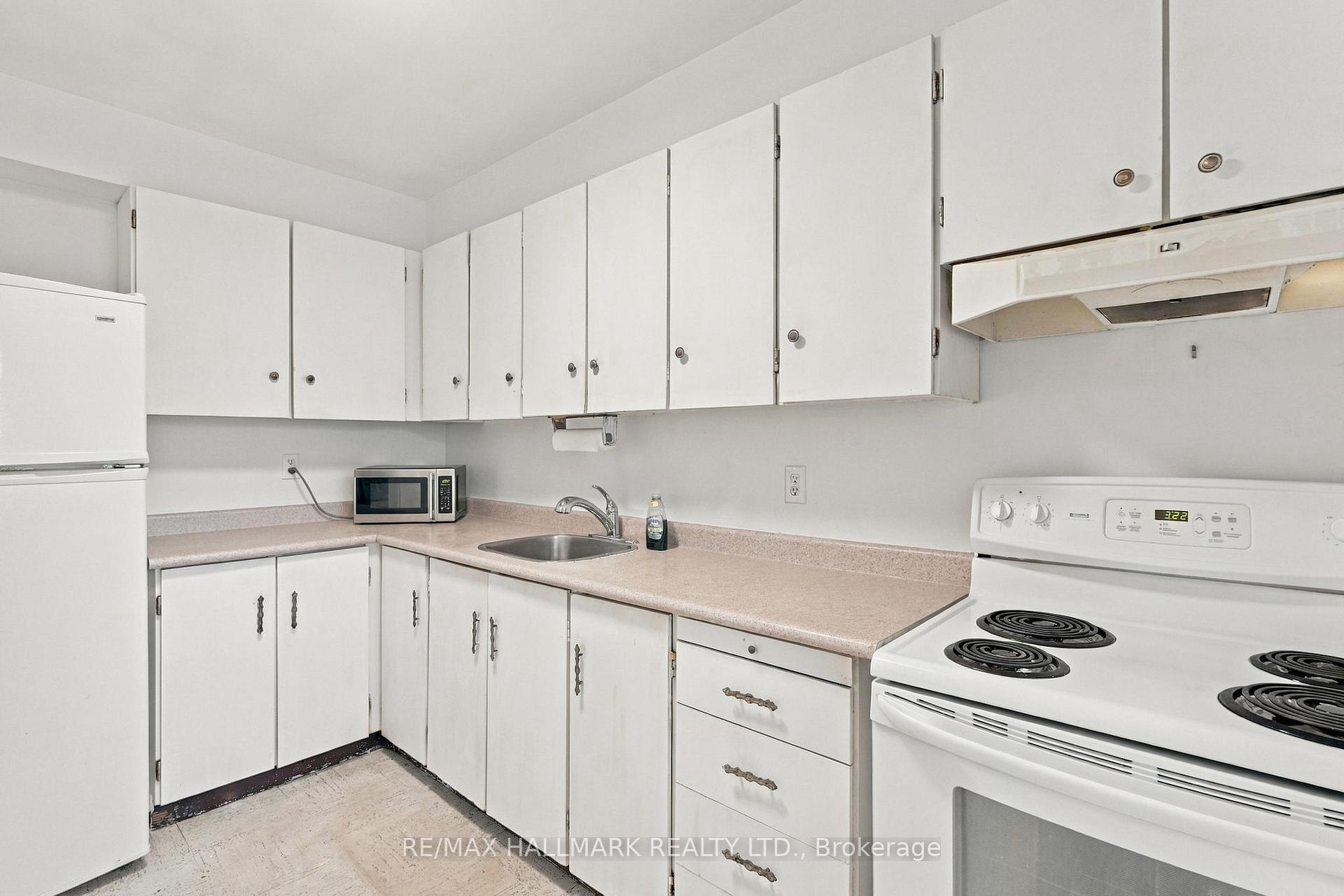 Photo 6 of Unit 1419, 1 Massey Square, Toronto, Crescent Town — HOMEH