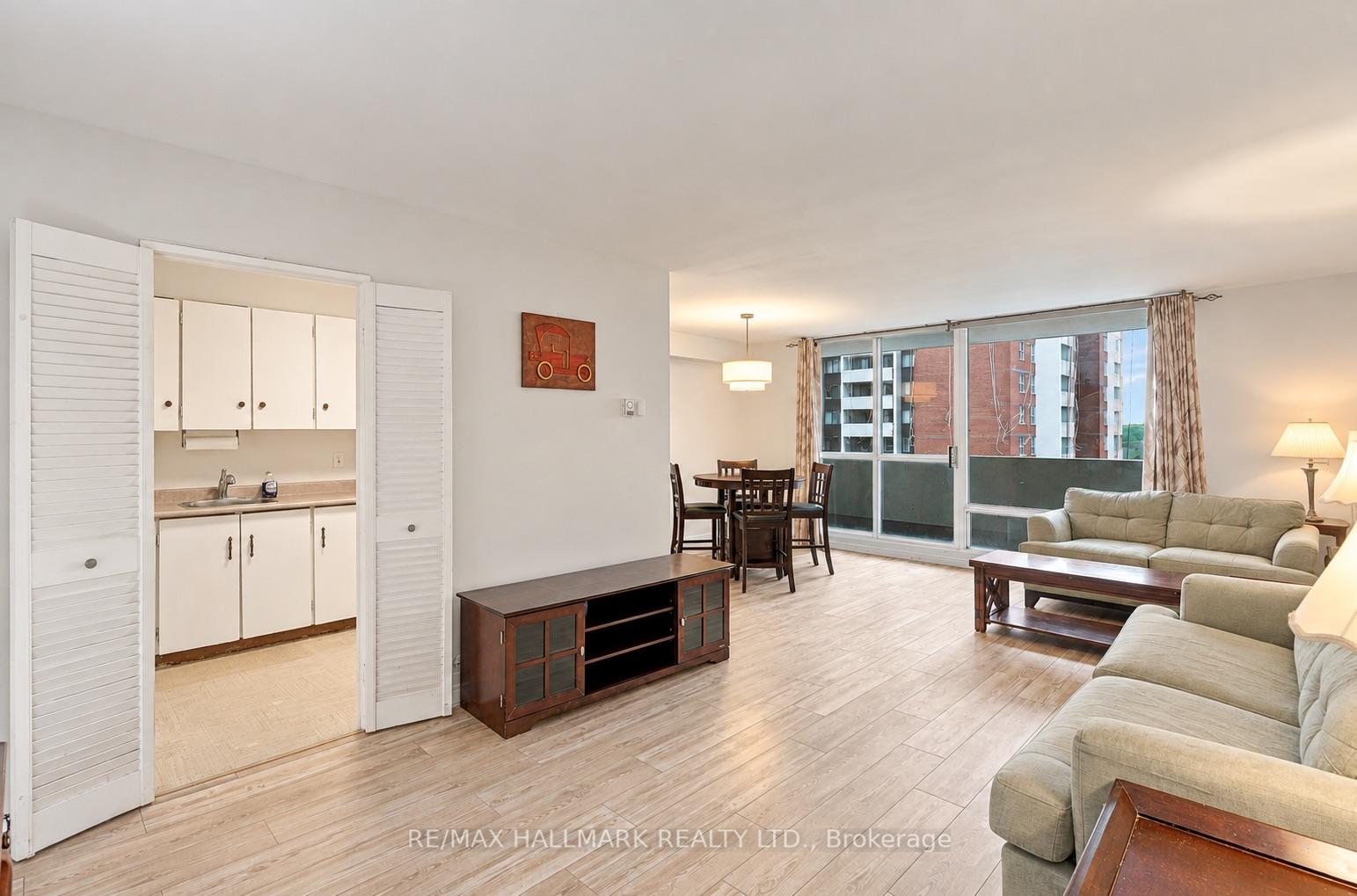 Photo 8 of Unit 1419, 1 Massey Square, Toronto, Crescent Town — HOMEH