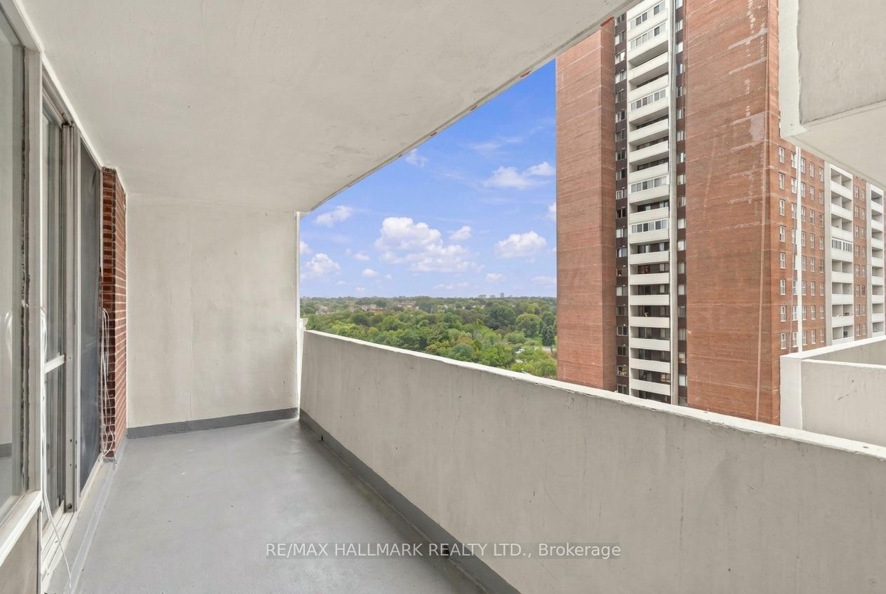 Photo 12 of Unit 1419, 1 Massey Square, Toronto, Crescent Town — HOMEH