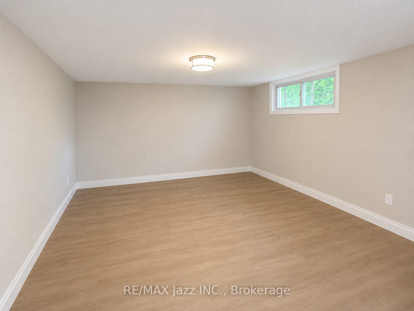 Photo of Unit B, 624 Stewart Street