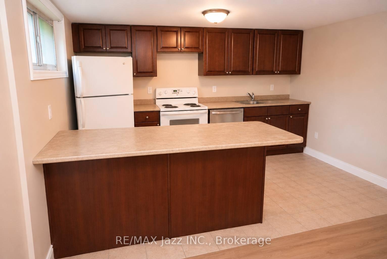 Photo 3 of Unit B, 624 Stewart Street, Peterborough, Town Ward 3 — HOMEH