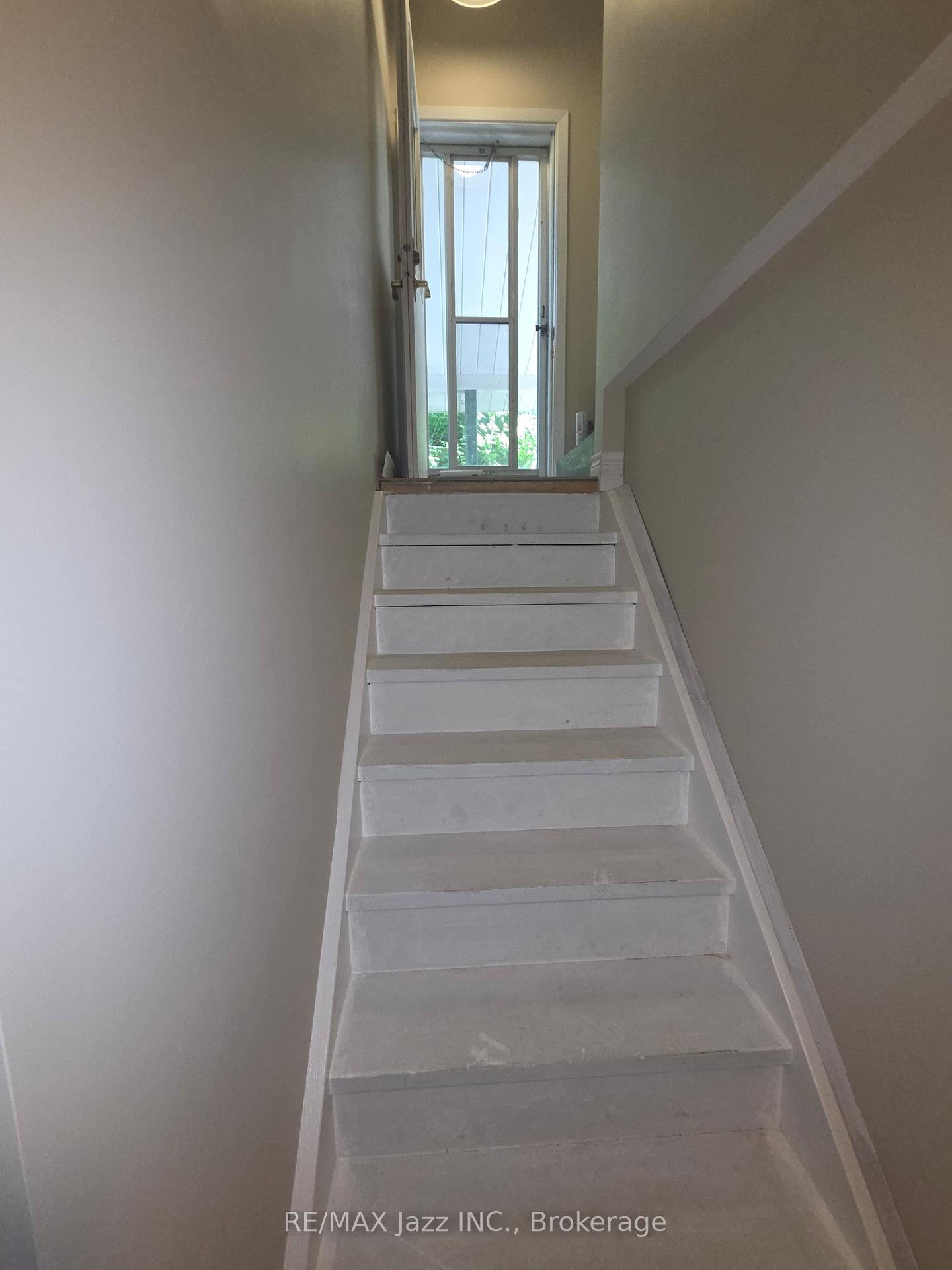 Photo 12 of Unit B, 624 Stewart Street, Peterborough, Town Ward 3 — HOMEH