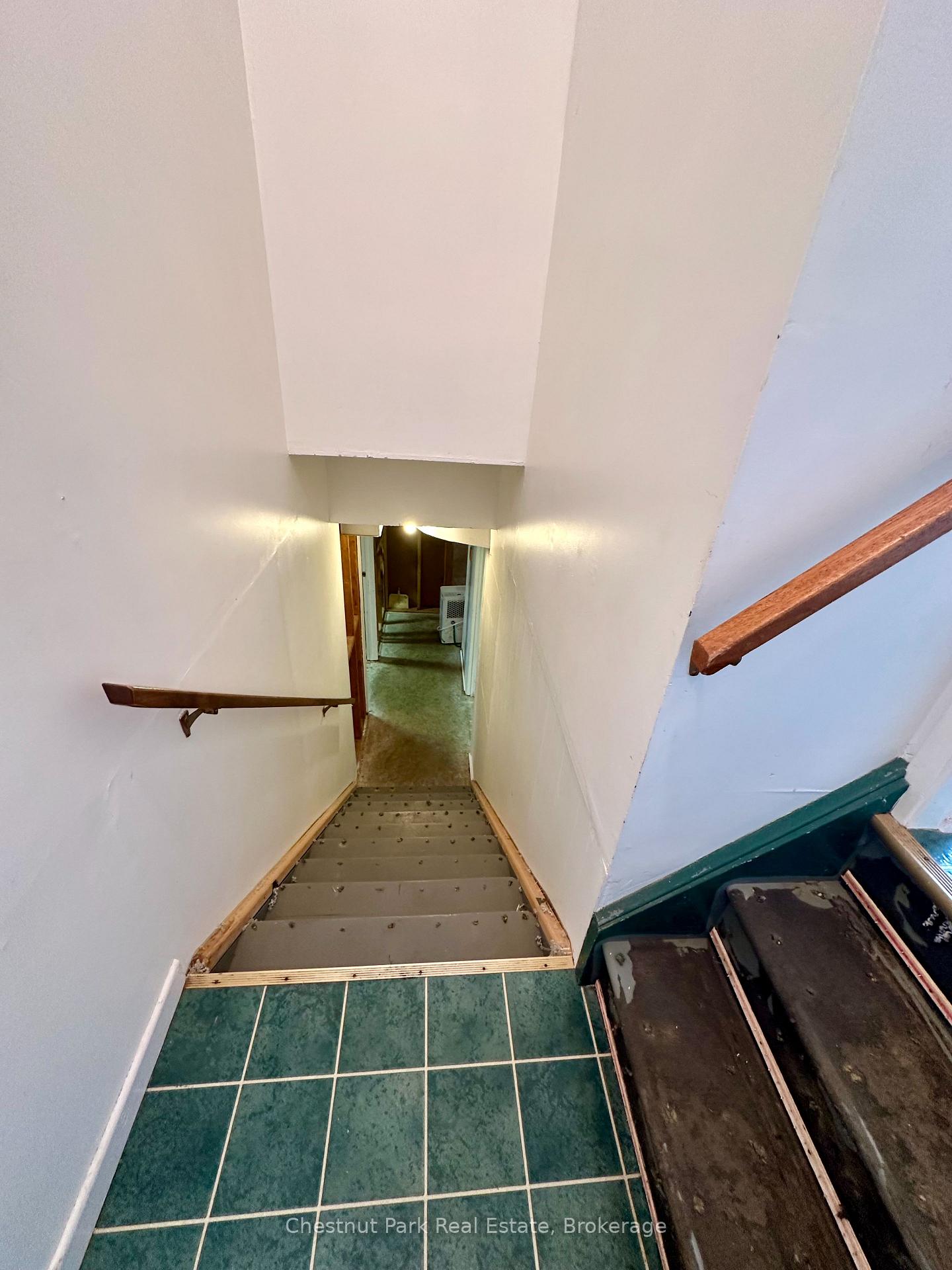 Photo 13 of 14 Brock Crescent, Collingwood — HOMEH