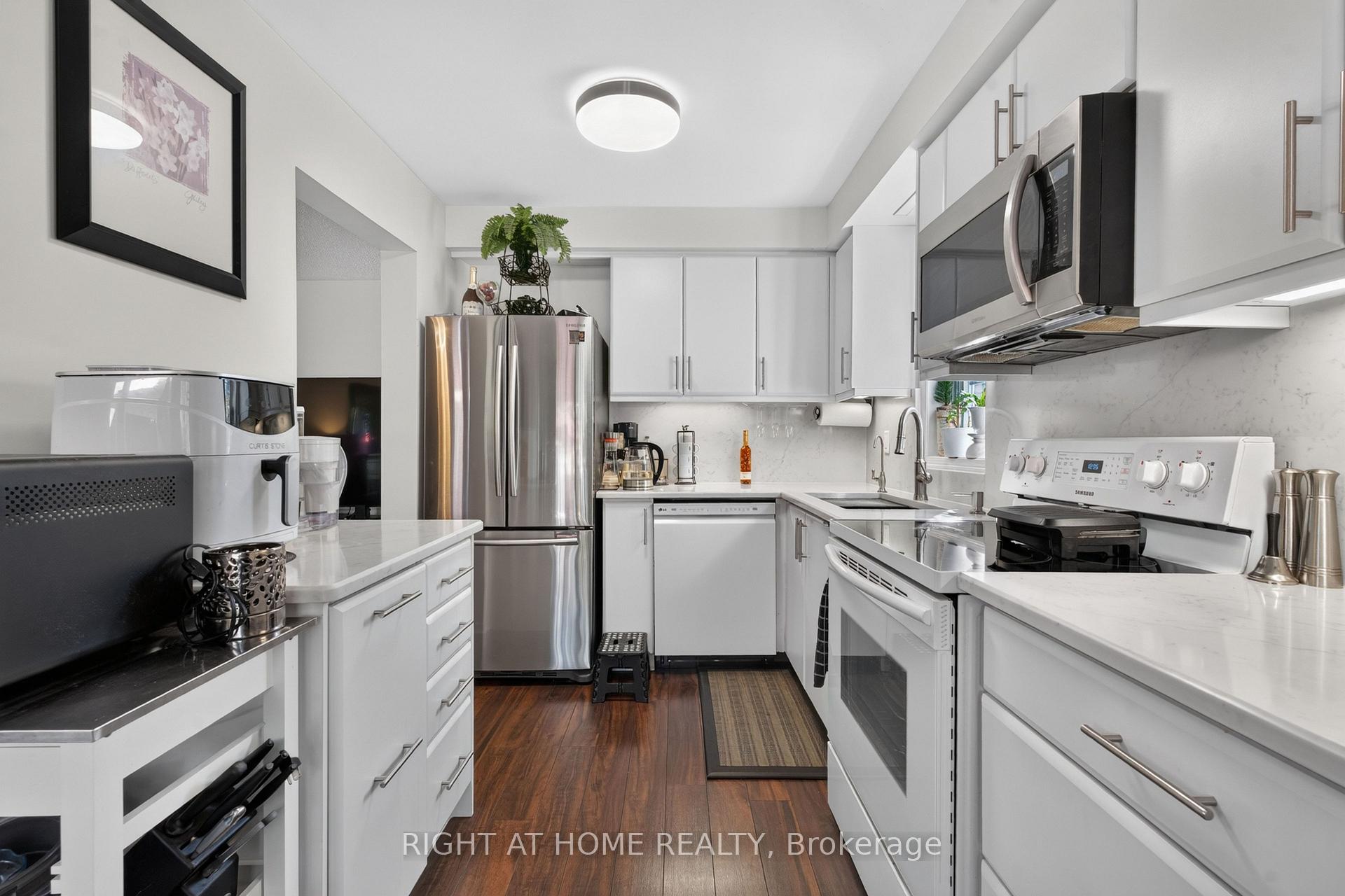 Photo 6 of 34 Gilgorm Road, Brampton, Brampton West — HOMEH