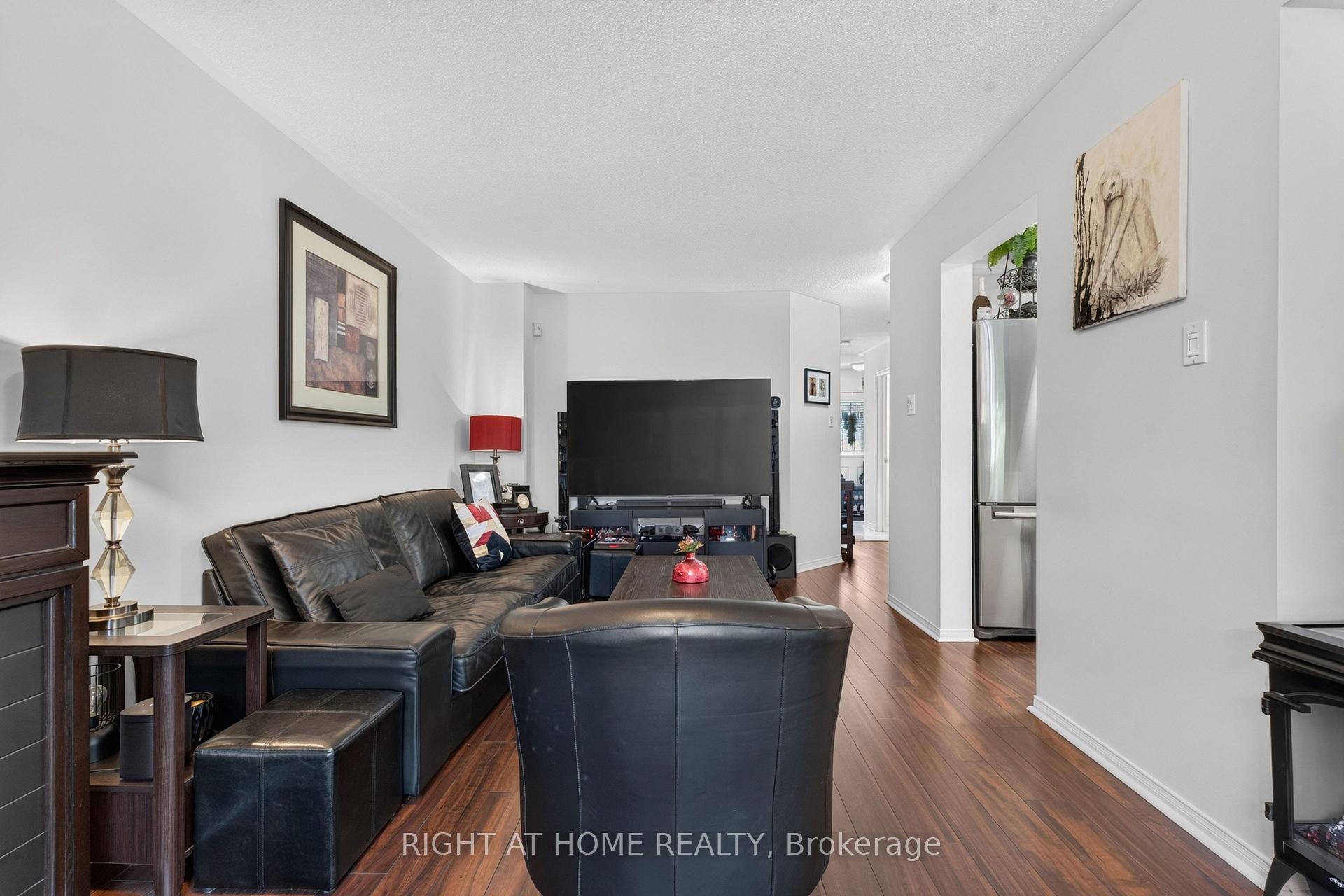 Photo 7 of 34 Gilgorm Road, Brampton, Brampton West — HOMEH
