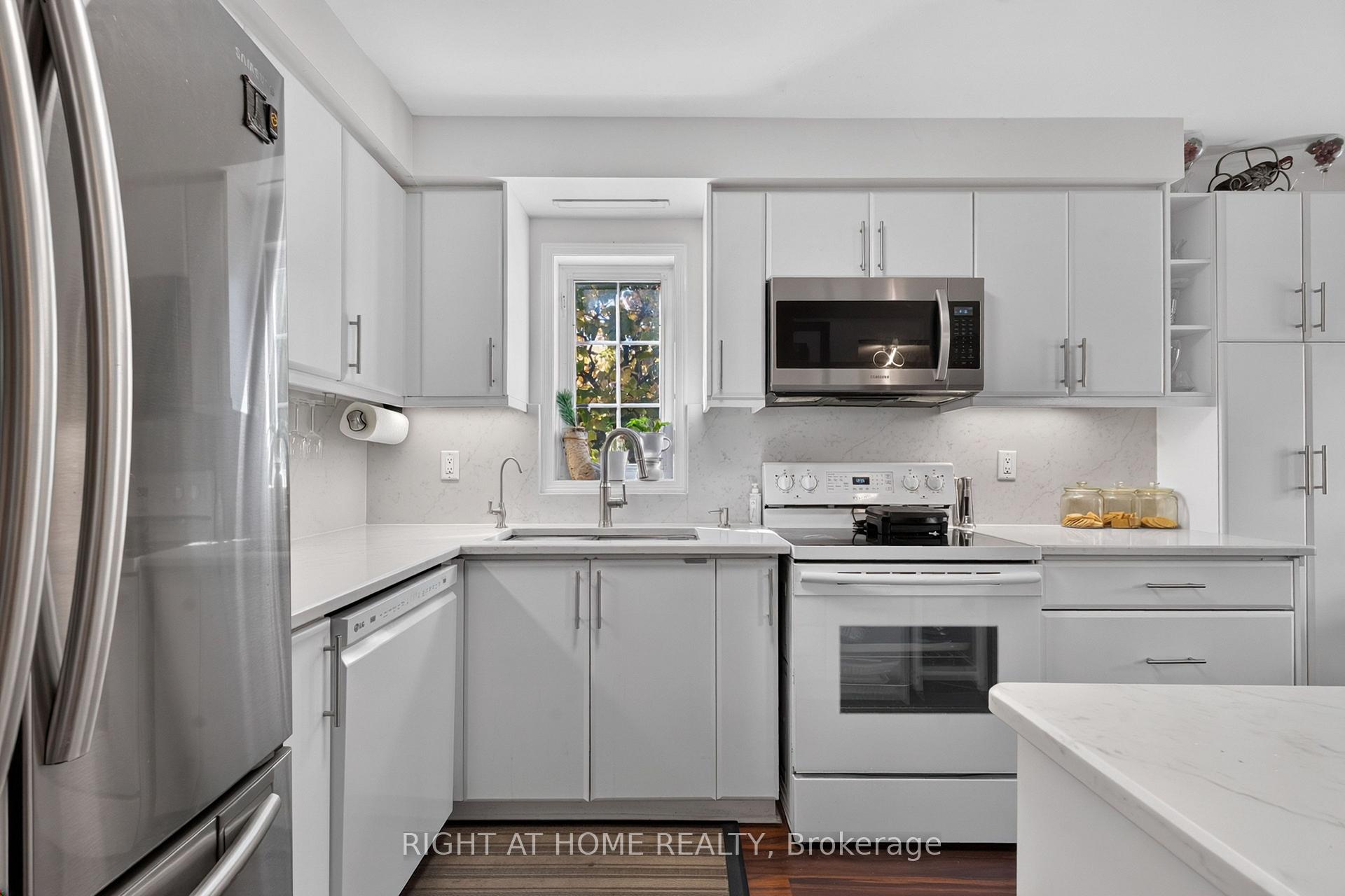 Photo 9 of 34 Gilgorm Road, Brampton, Brampton West — HOMEH