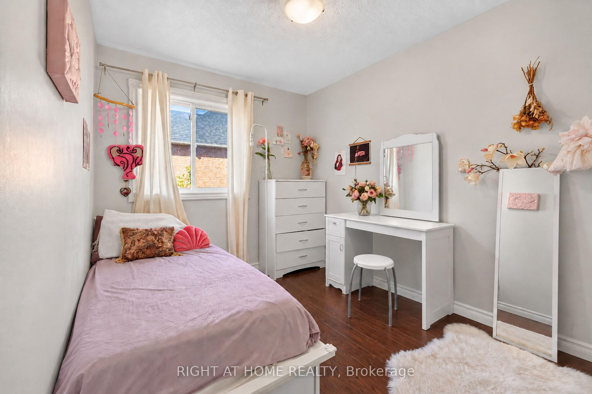 Photo 17 of 34 Gilgorm Road, Brampton, Brampton West — HOMEH