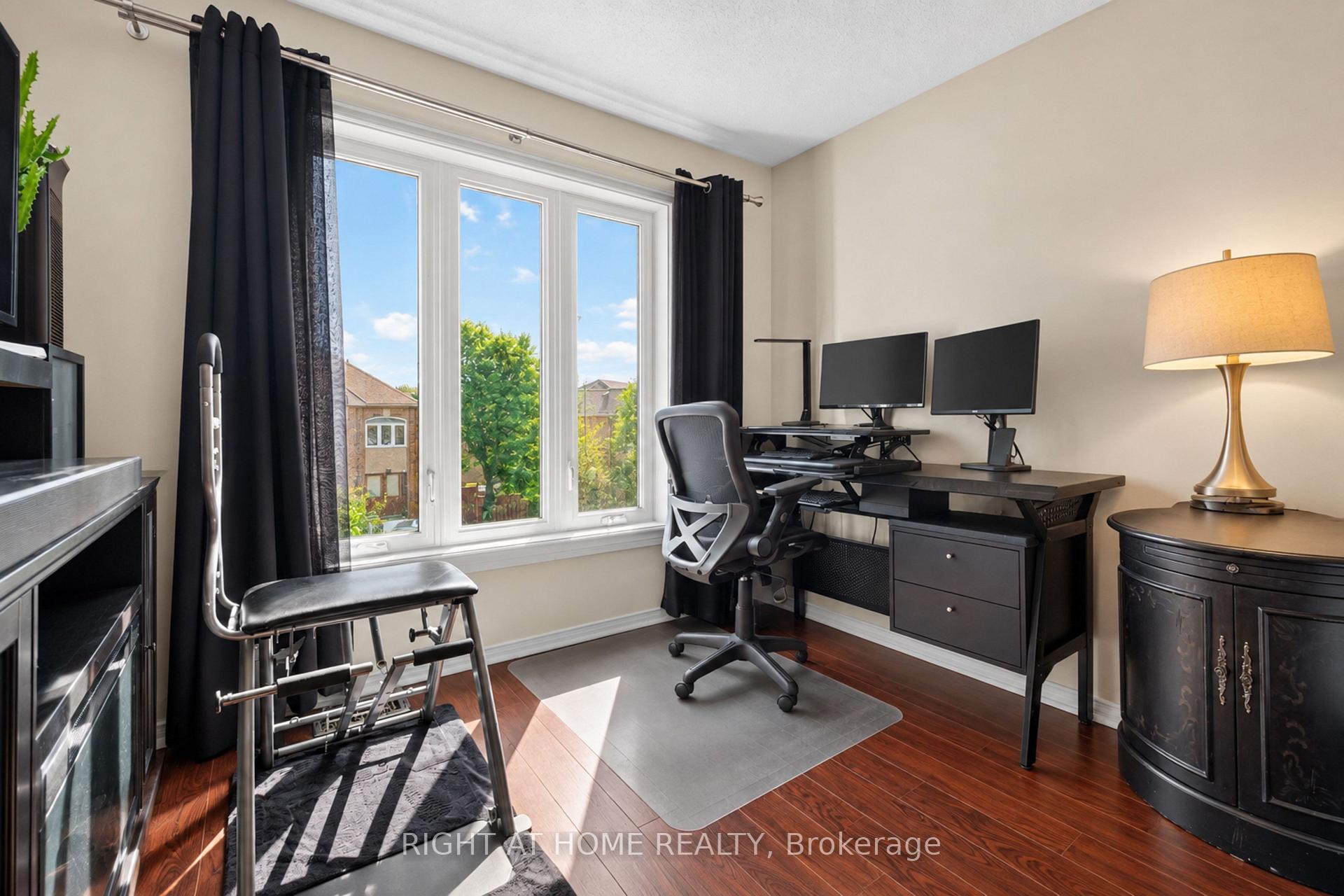 Photo 23 of 34 Gilgorm Road, Brampton, Brampton West — HOMEH