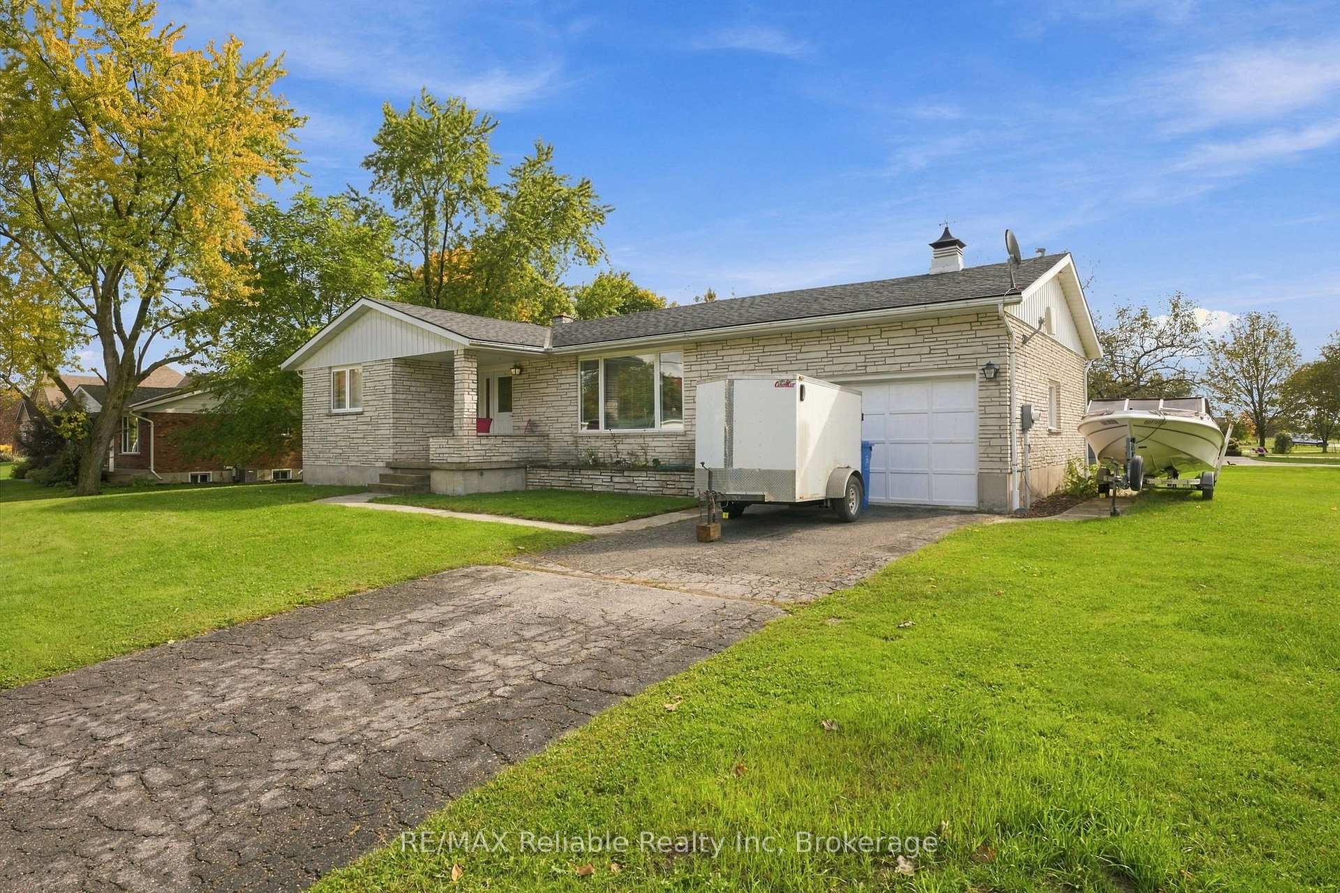 Photo 3 of 304 Morris Street, North Huron, Blyth — HOMEH