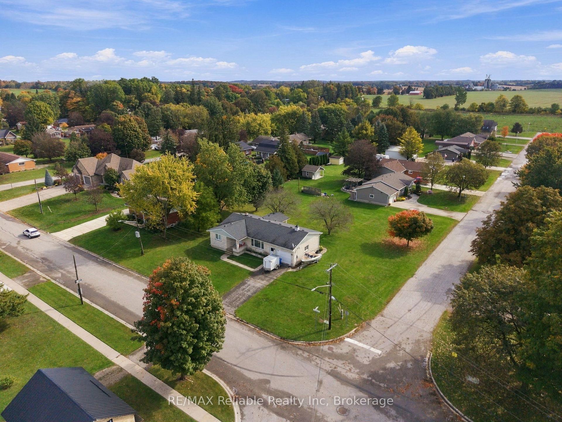 Photo 4 of 304 Morris Street, North Huron, Blyth — HOMEH