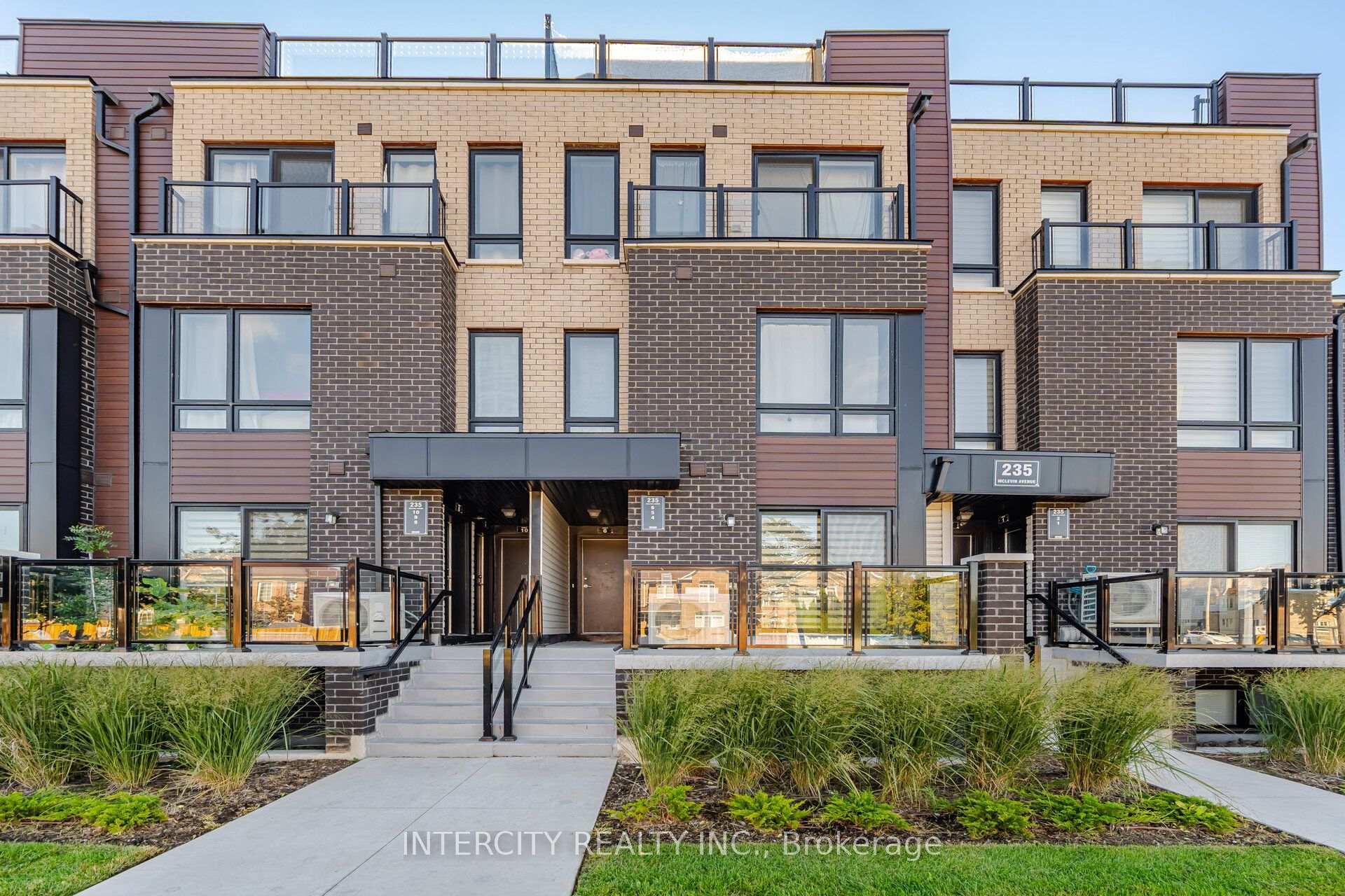 Photo of Unit 4, 235 Mclevin Avenue