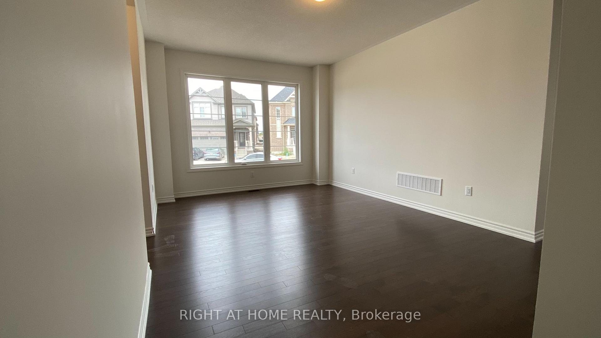 Photo 3 of 245 Madelaine Drive, Barrie, Rural Barrie Southeast — HOMEH