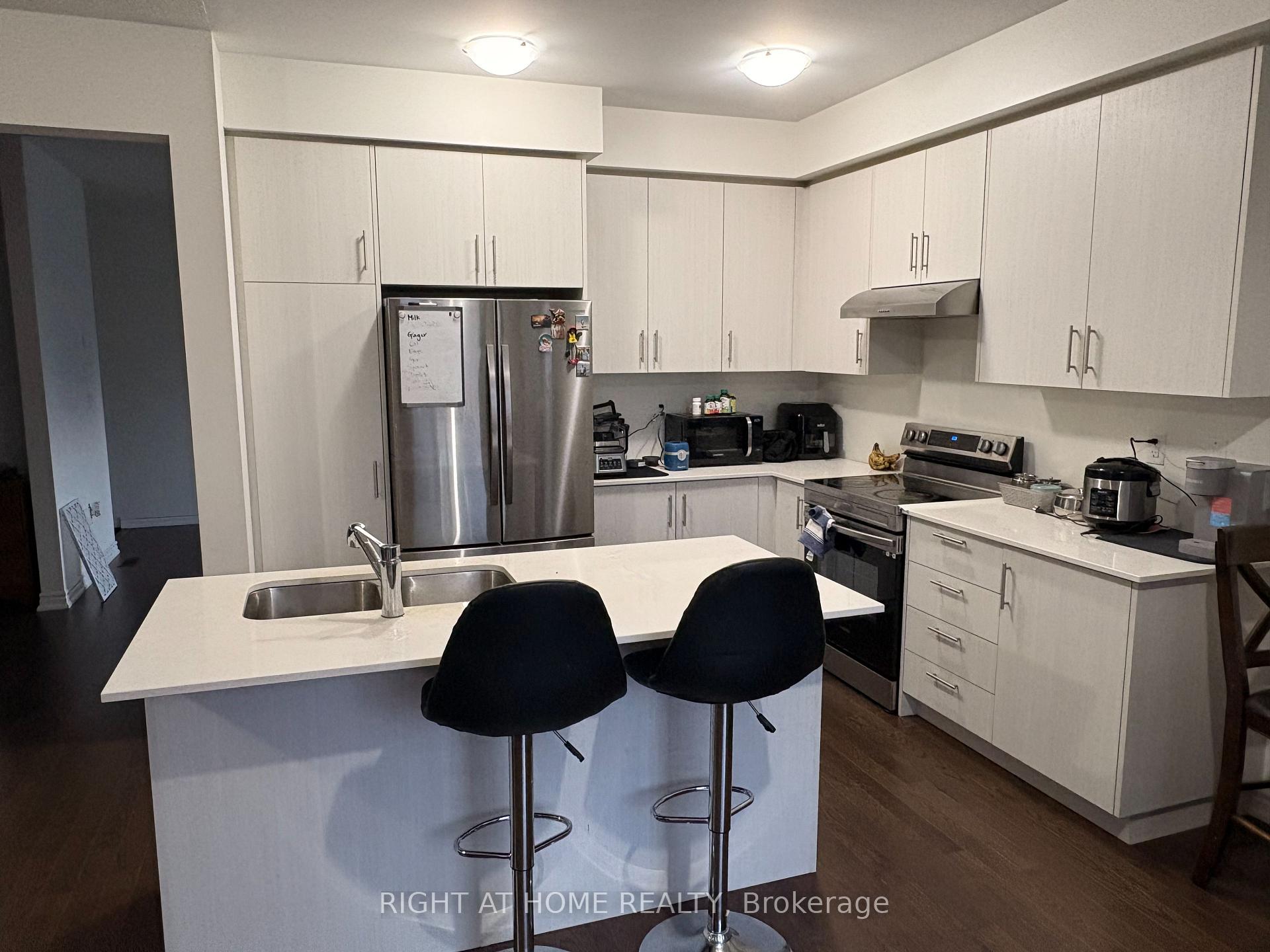 Photo 5 of 245 Madelaine Drive, Barrie, Rural Barrie Southeast — HOMEH