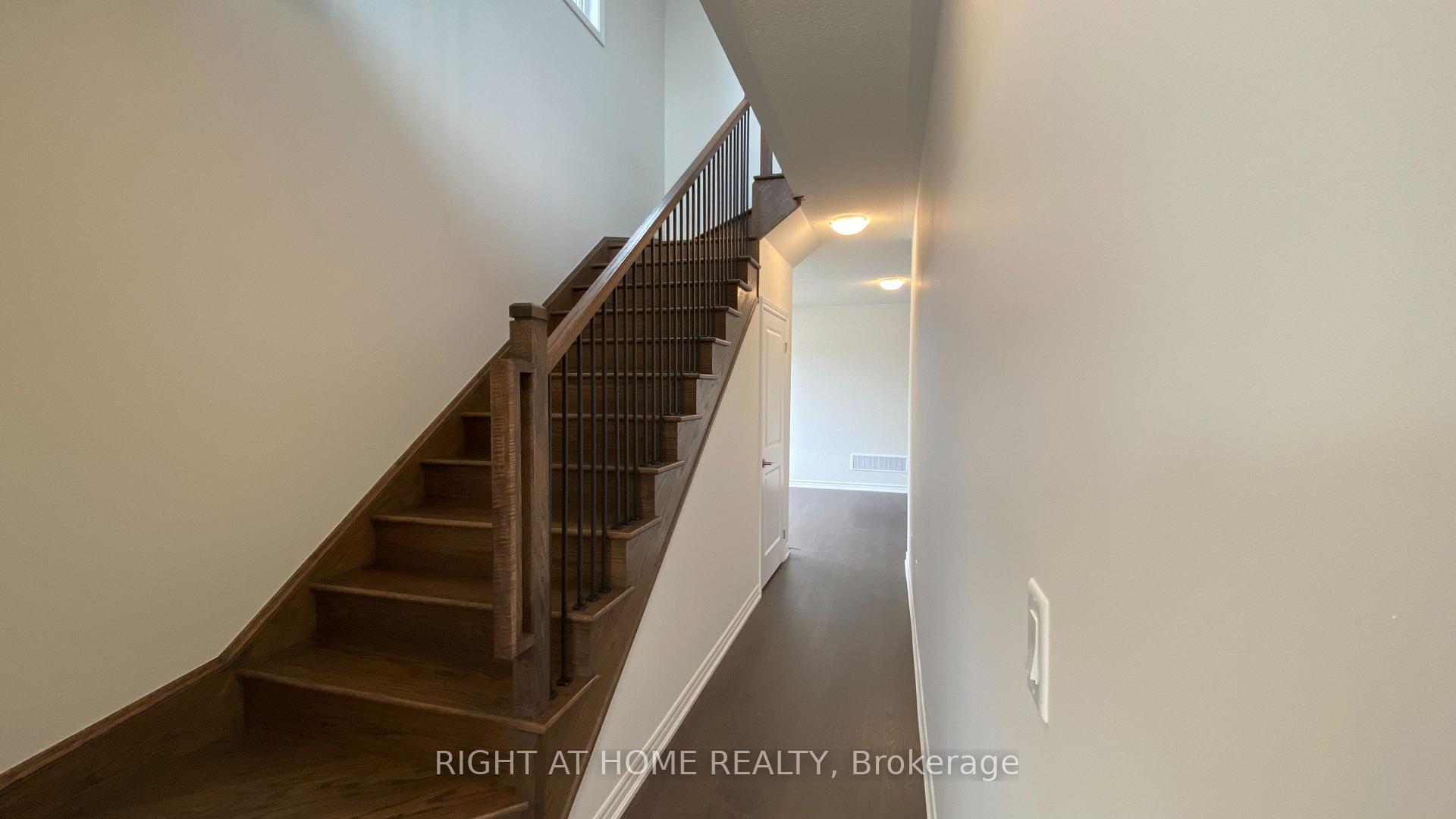 Photo 8 of 245 Madelaine Drive, Barrie, Rural Barrie Southeast — HOMEH