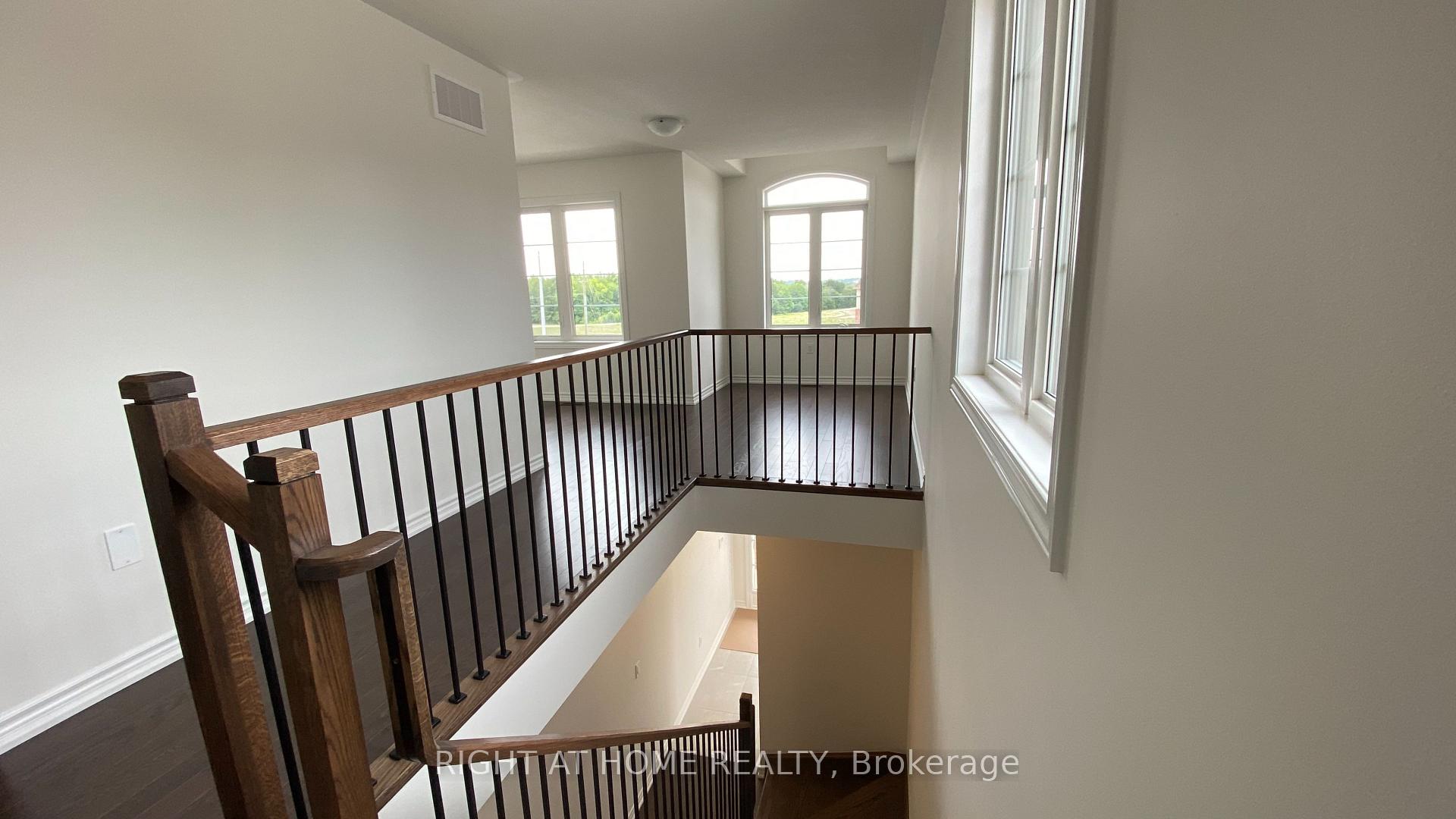 Photo 9 of 245 Madelaine Drive, Barrie, Rural Barrie Southeast — HOMEH