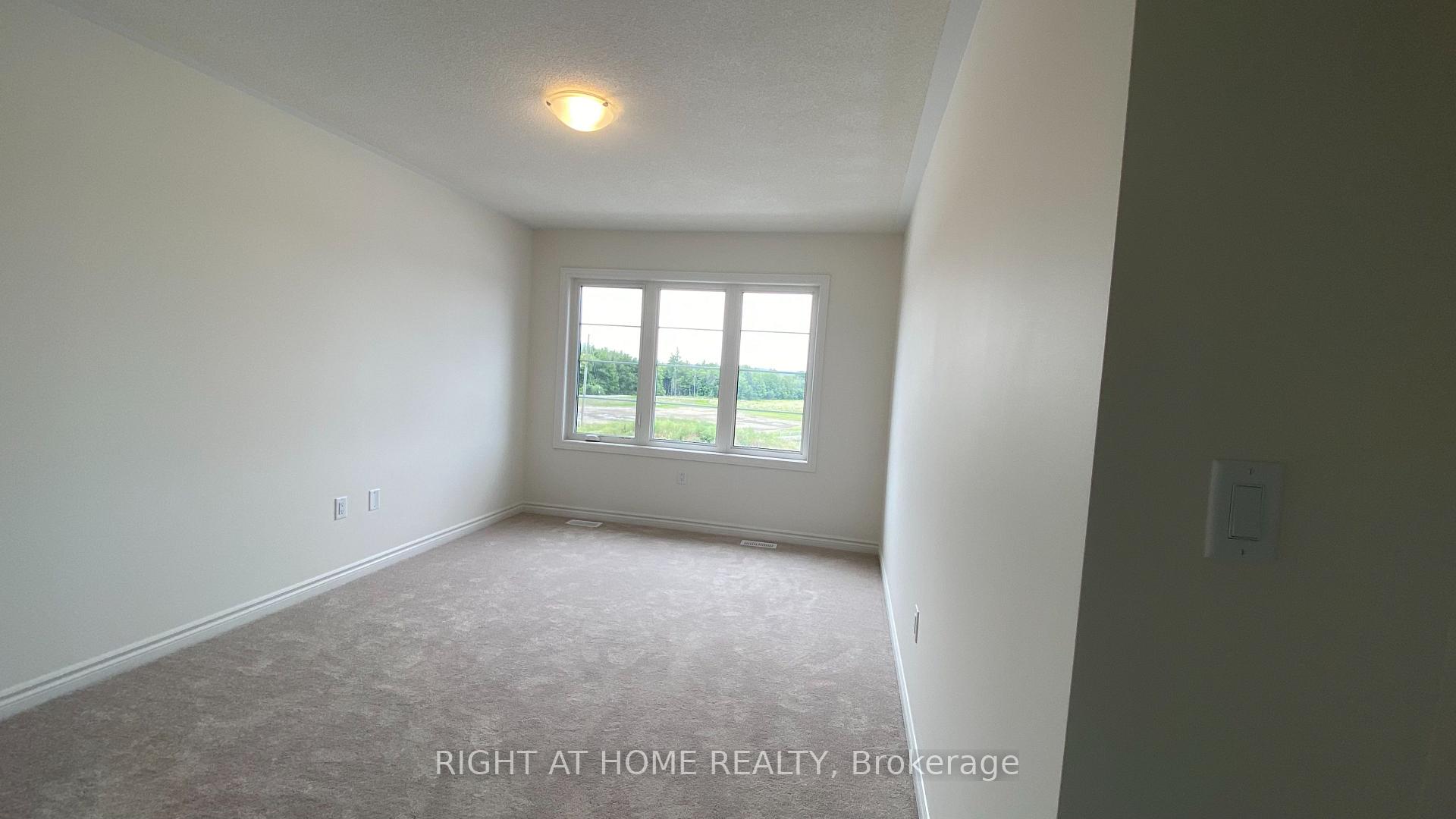 Photo 16 of 245 Madelaine Drive, Barrie, Rural Barrie Southeast — HOMEH