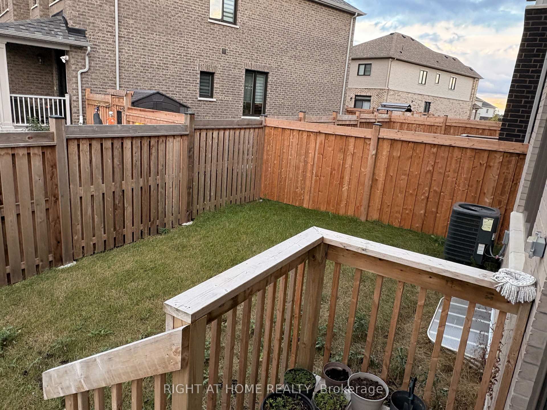 Photo 21 of 245 Madelaine Drive, Barrie, Rural Barrie Southeast — HOMEH