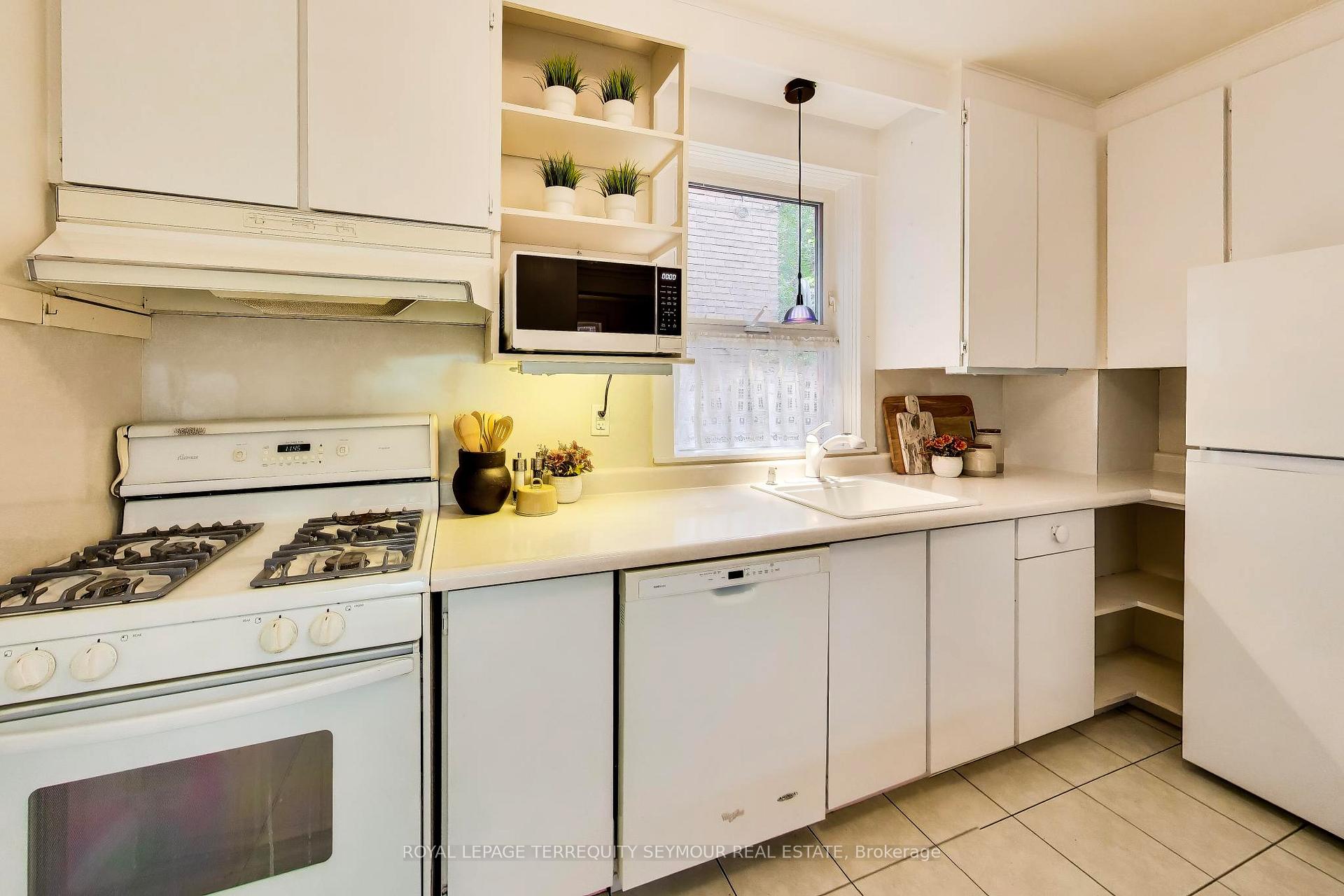 Photo 13 of 105 Clifton Road, Toronto, Rosedale-Moore Park — HOMEH