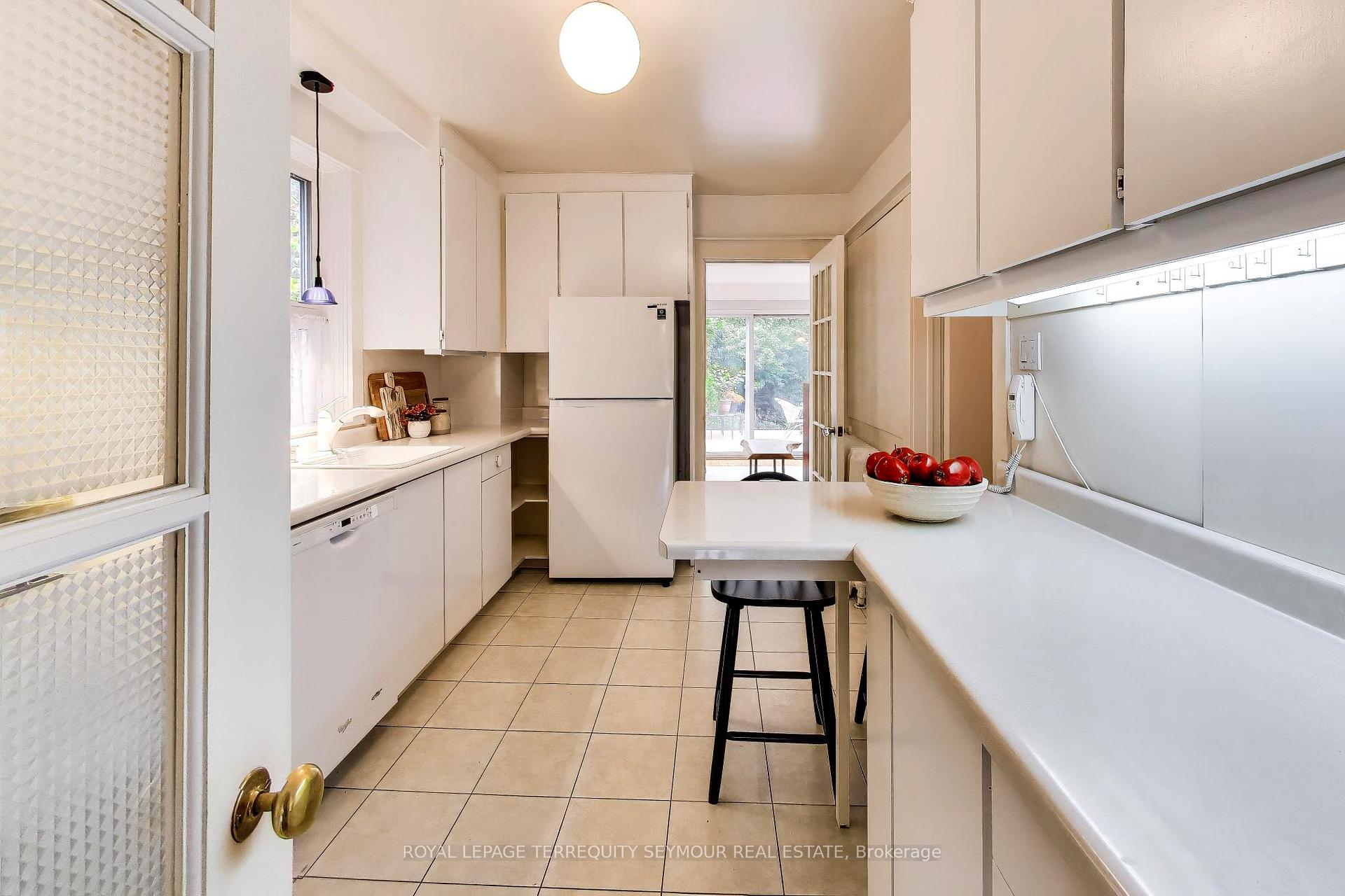 Photo 14 of 105 Clifton Road, Toronto, Rosedale-Moore Park — HOMEH