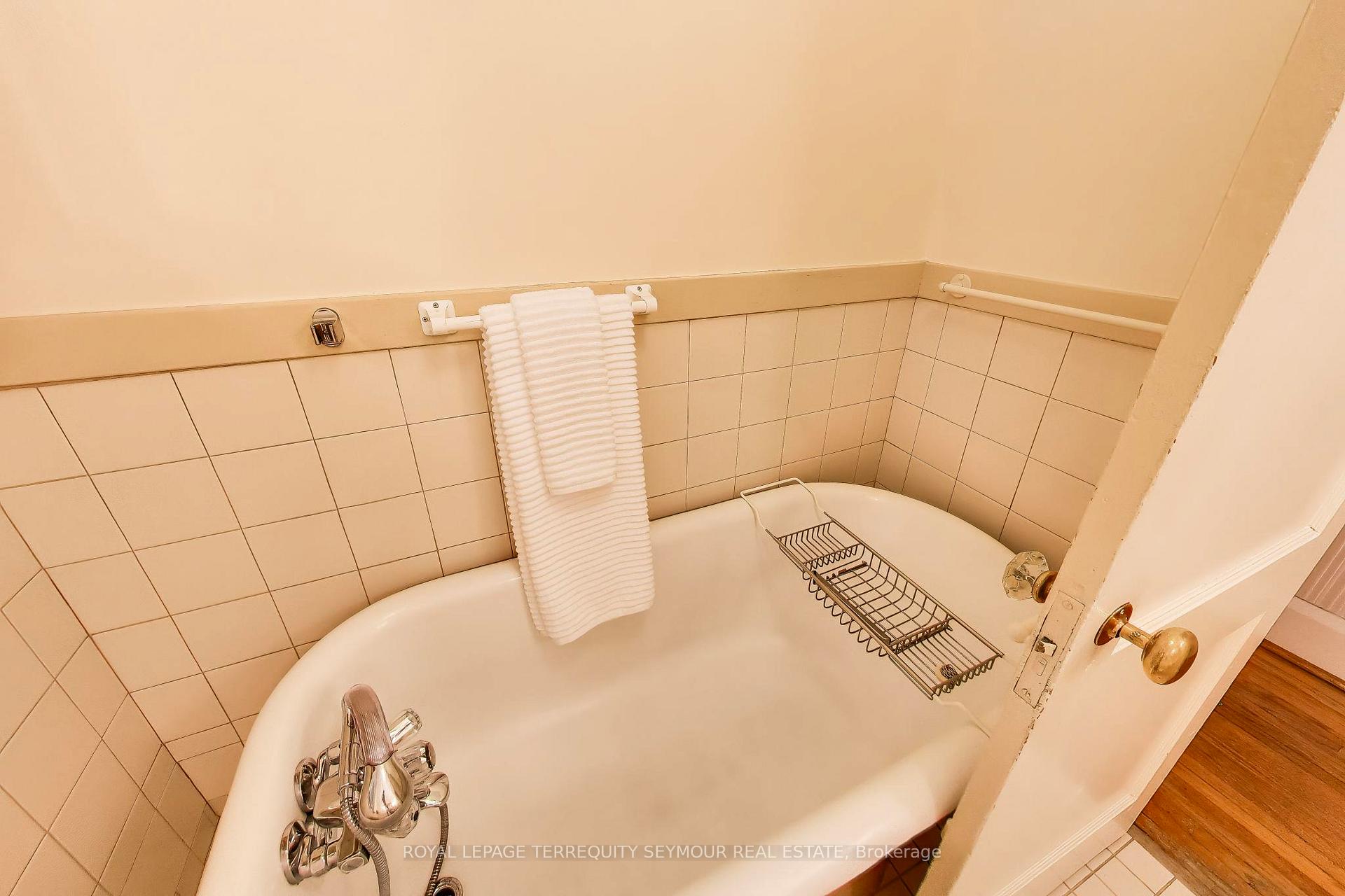 Photo 38 of 105 Clifton Road, Toronto, Rosedale-Moore Park — HOMEH
