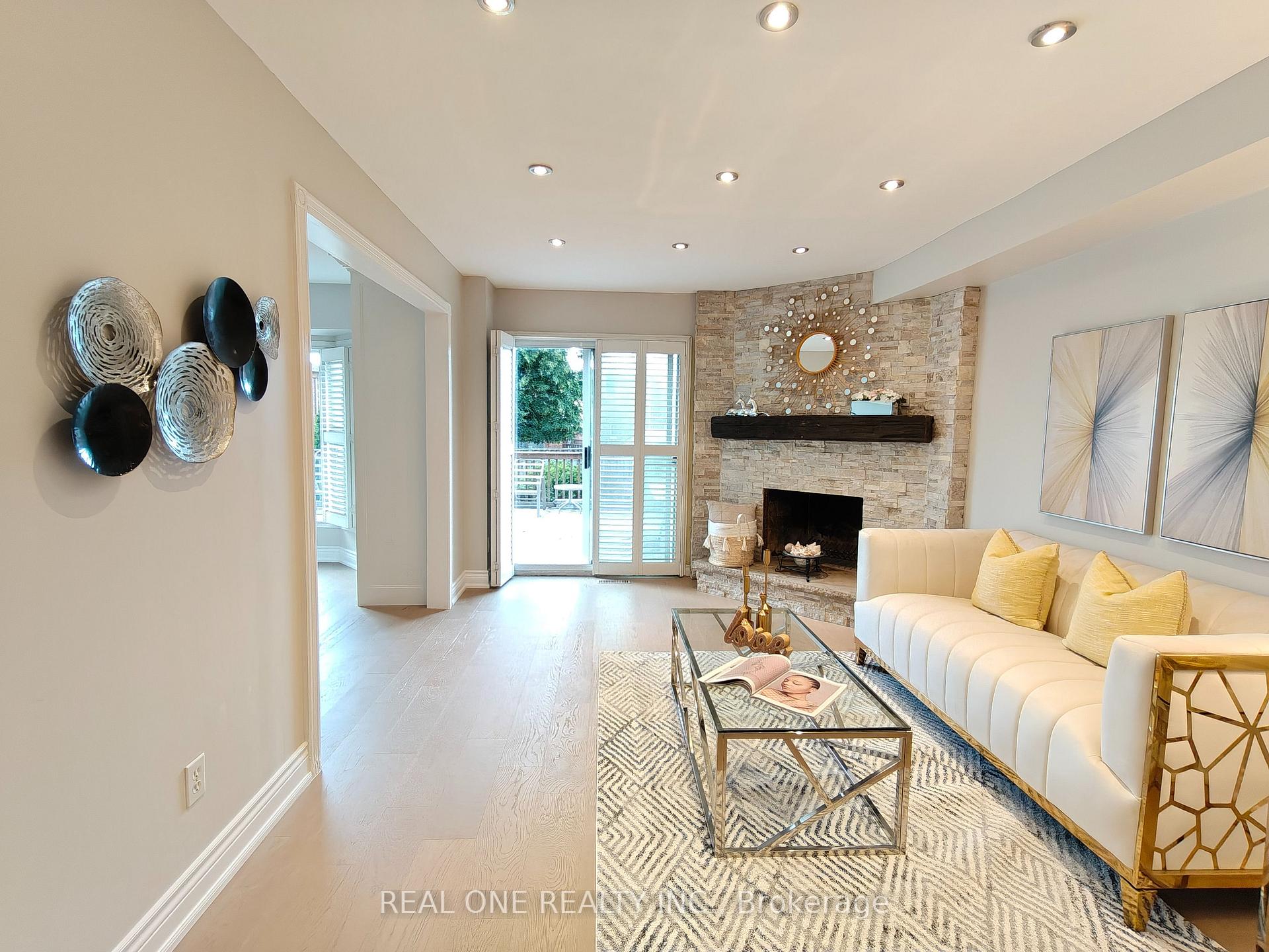 Photo 3 of 476 Bud Gregory Boulevard, Mississauga, Hurontario — HOMEH