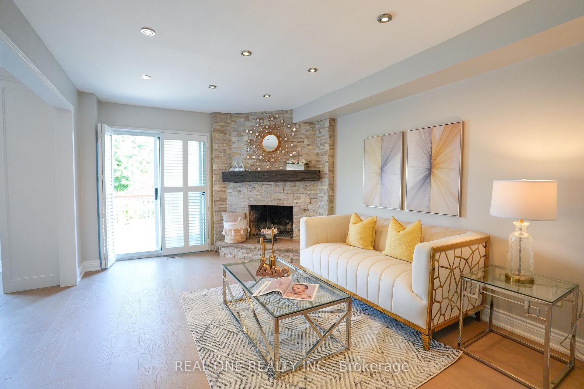 Photo 11 of 476 Bud Gregory Boulevard, Mississauga, Hurontario — HOMEH