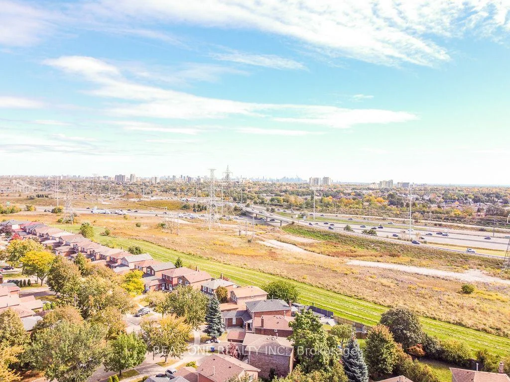 Photo 10 of 476 Bud Gregory Boulevard, Mississauga, Hurontario — HOMEH