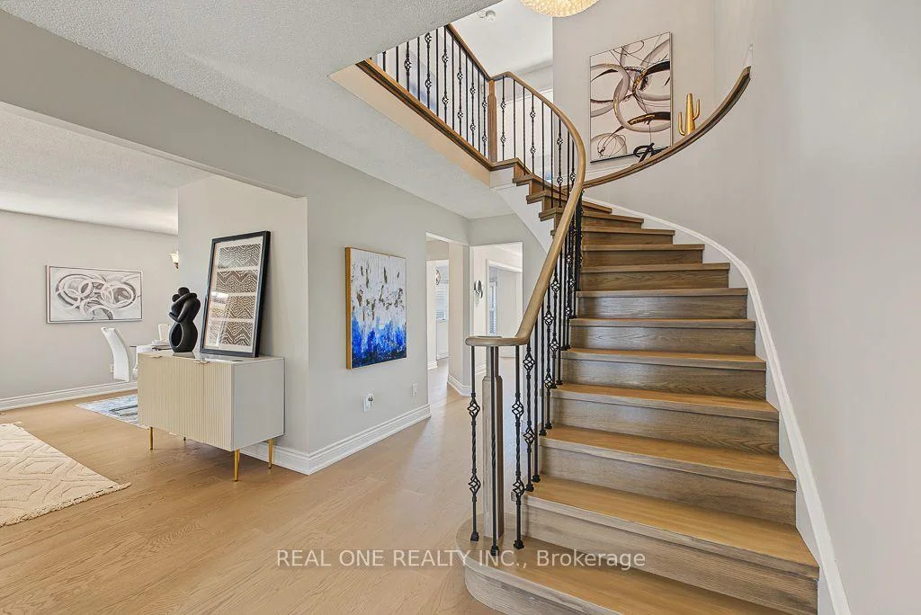 Photo 13 of 476 Bud Gregory Boulevard, Mississauga, Hurontario — HOMEH