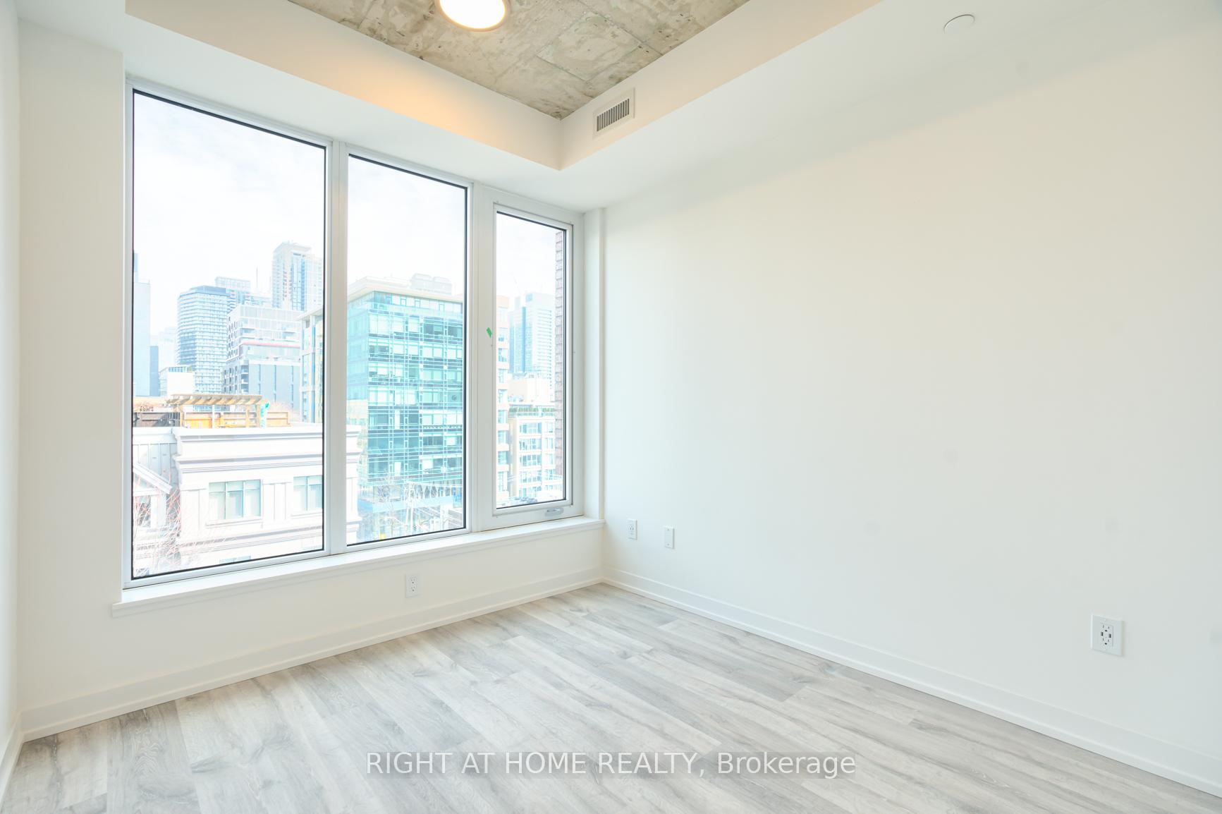 Photo 7 of Unit 704, 2 Augusta Avenue, Toronto, Waterfront Communities — HOMEH