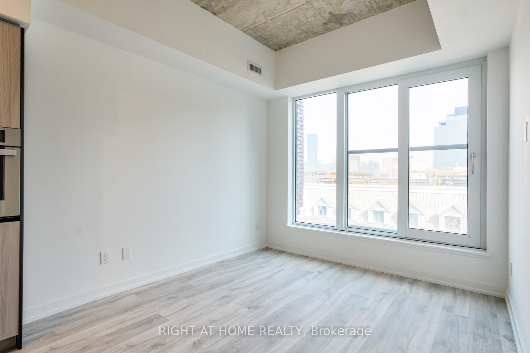 Photo 11 of Unit 704, 2 Augusta Avenue, Toronto, Waterfront Communities — HOMEH