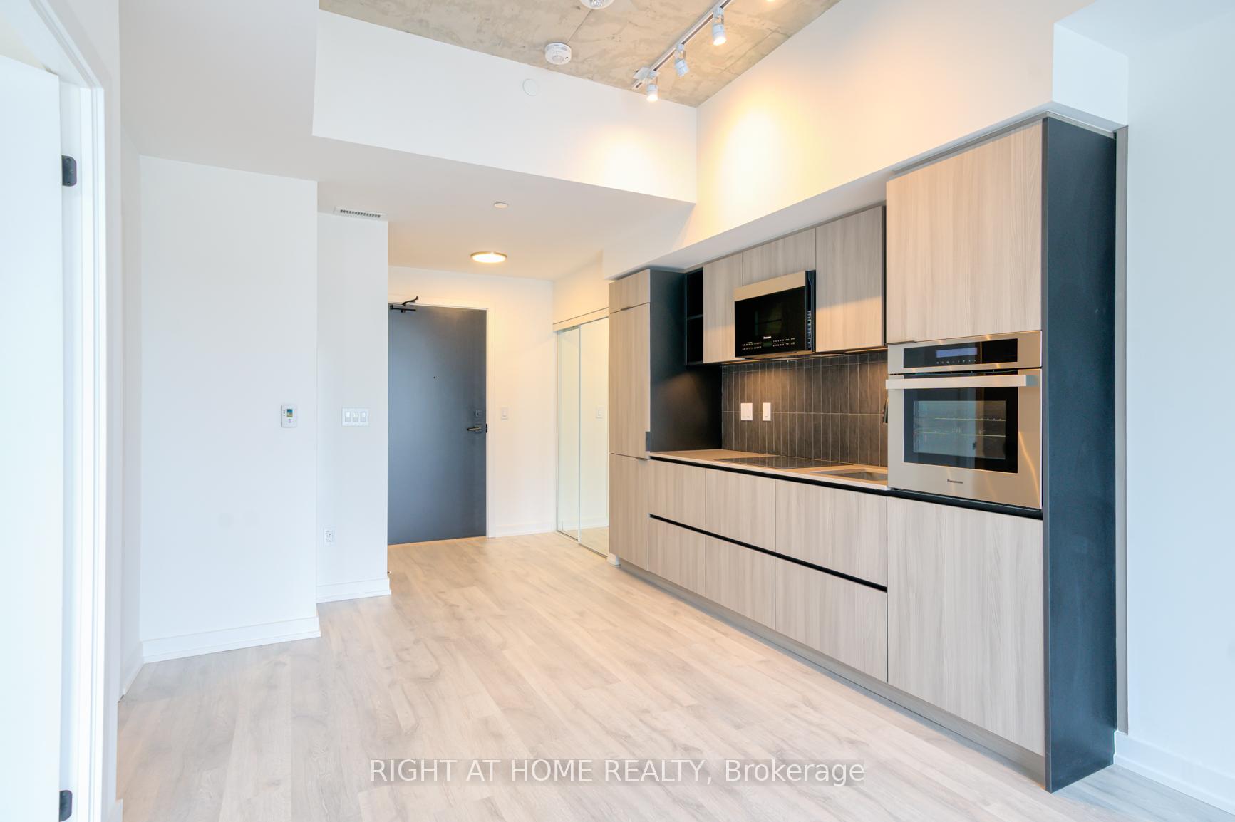 Photo 15 of Unit 704, 2 Augusta Avenue, Toronto, Waterfront Communities — HOMEH