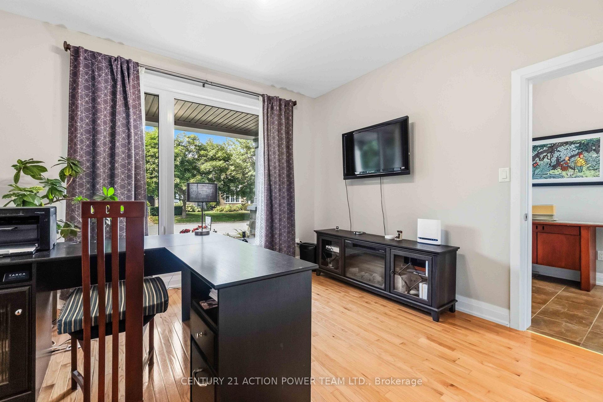 Photo 10 of 83 Blackshire Circle, Ottawa, Barrhaven - Stonebridge — HOMEH