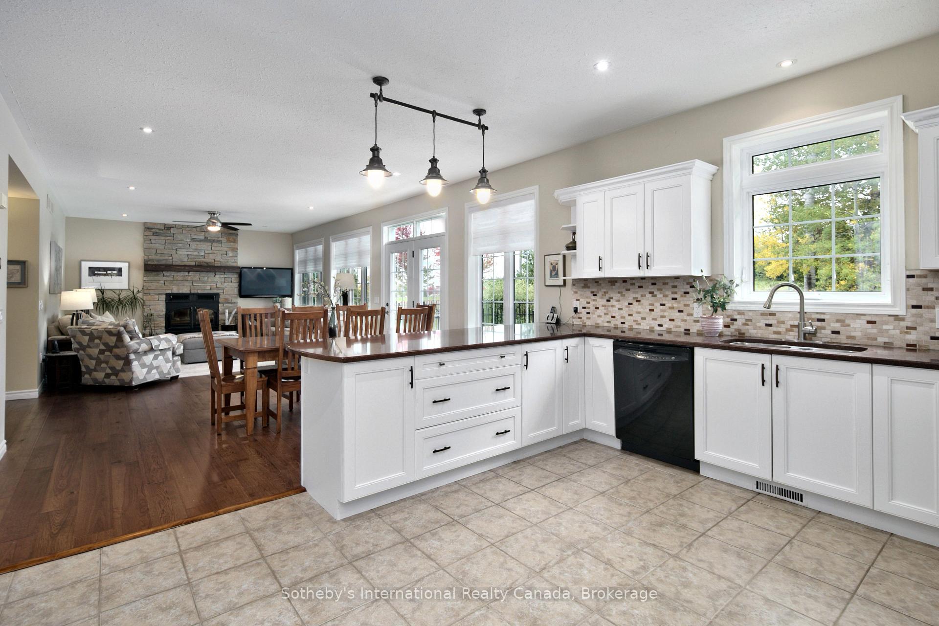 Photo 11 of 118 Landry Lane, Blue Mountains — HOMEH