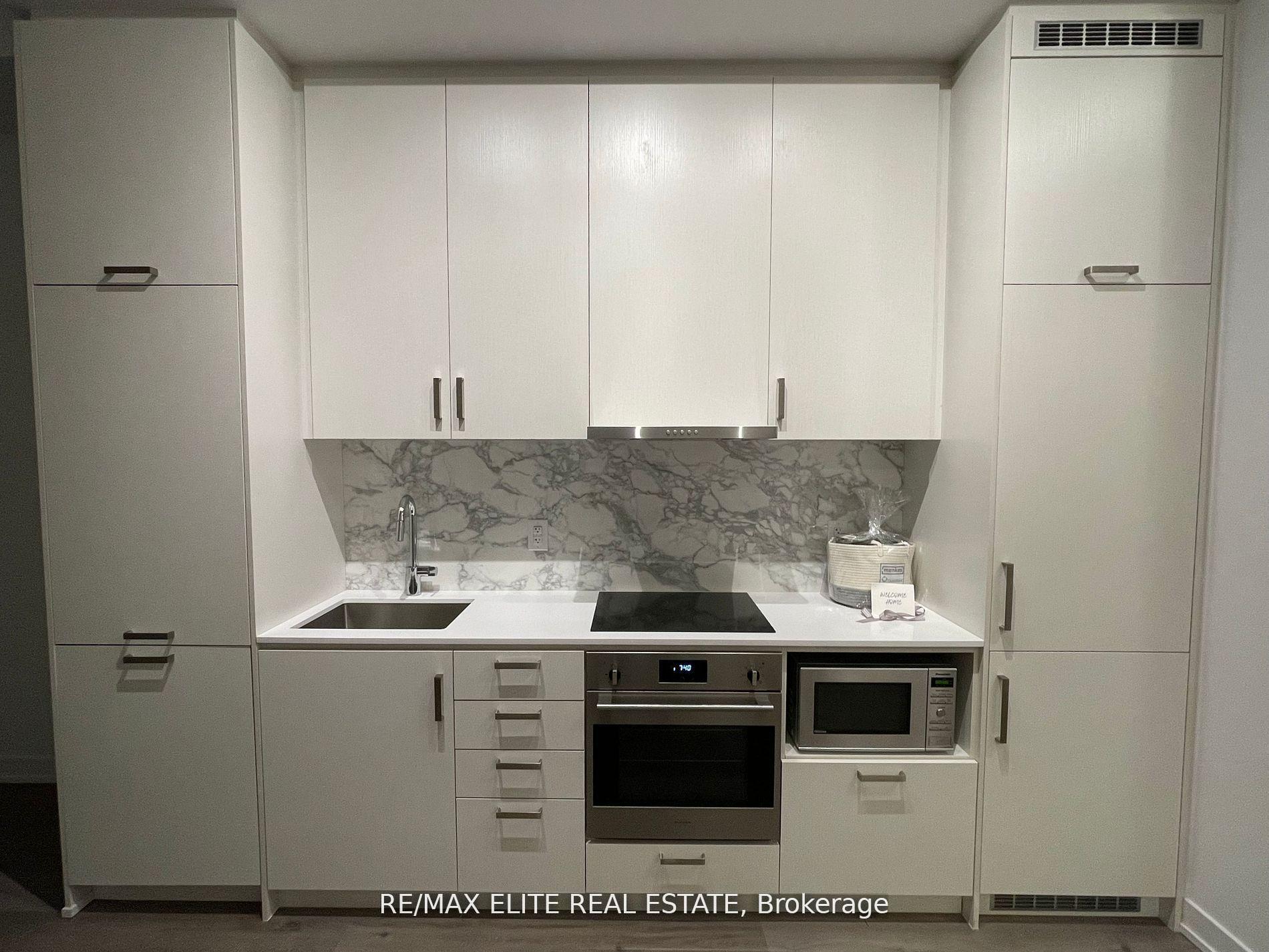 Photo 2 of Unit 510, 60 Honeycrisp Crescent, Vaughan, Vaughan Corporate Centre — HOMEH