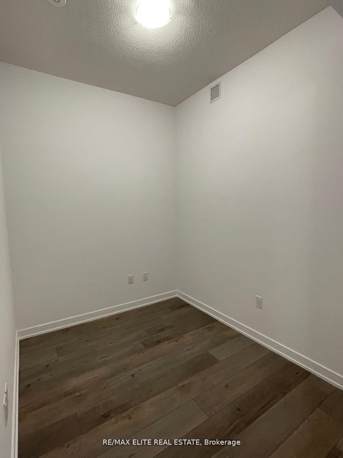 Photo 5 of Unit 510, 60 Honeycrisp Crescent, Vaughan, Vaughan Corporate Centre — HOMEH