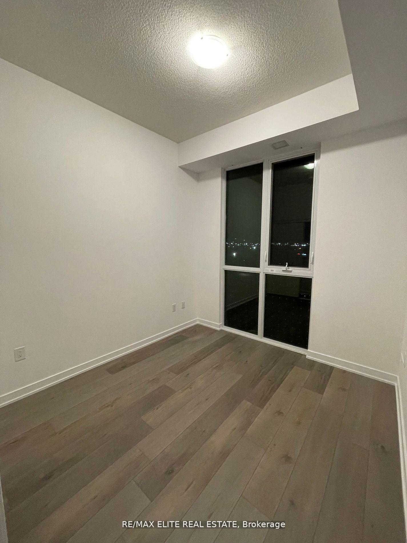 Photo 7 of Unit 510, 60 Honeycrisp Crescent, Vaughan, Vaughan Corporate Centre — HOMEH