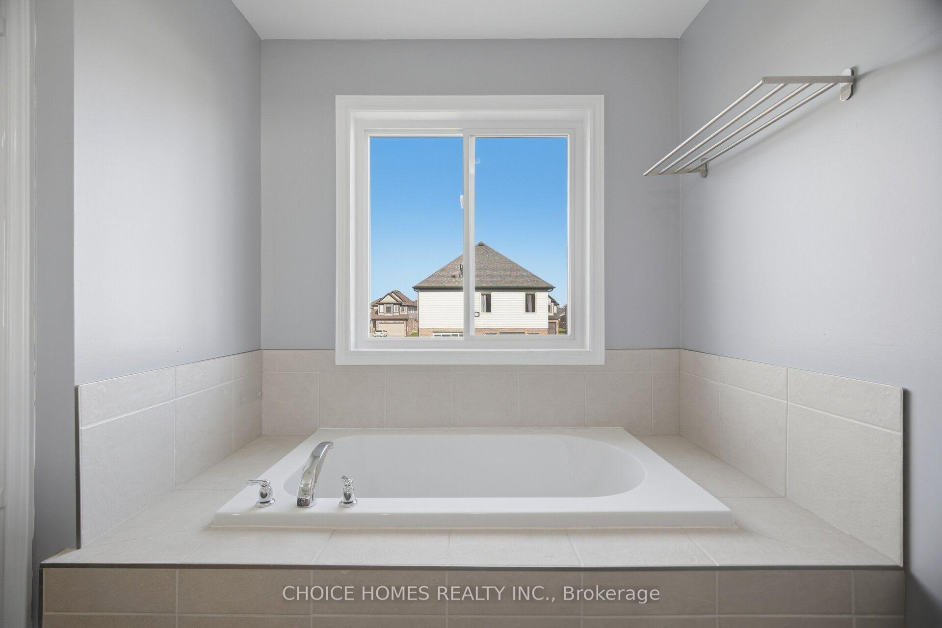 Photo 31 of 6634 Sam Iorfida Drive, Niagara Falls, Oldfield — HOMEH