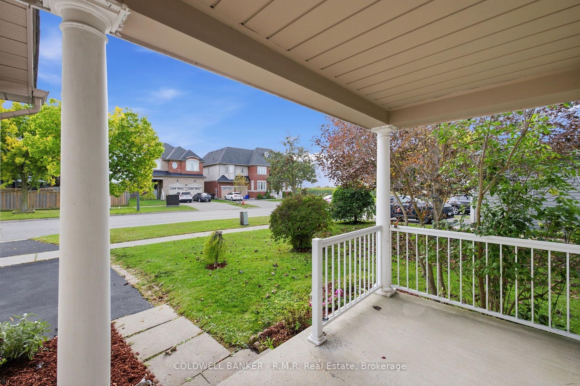 Photo 8 of 102 Boswell Drive, Clarington, Bowmanville — HOMEH