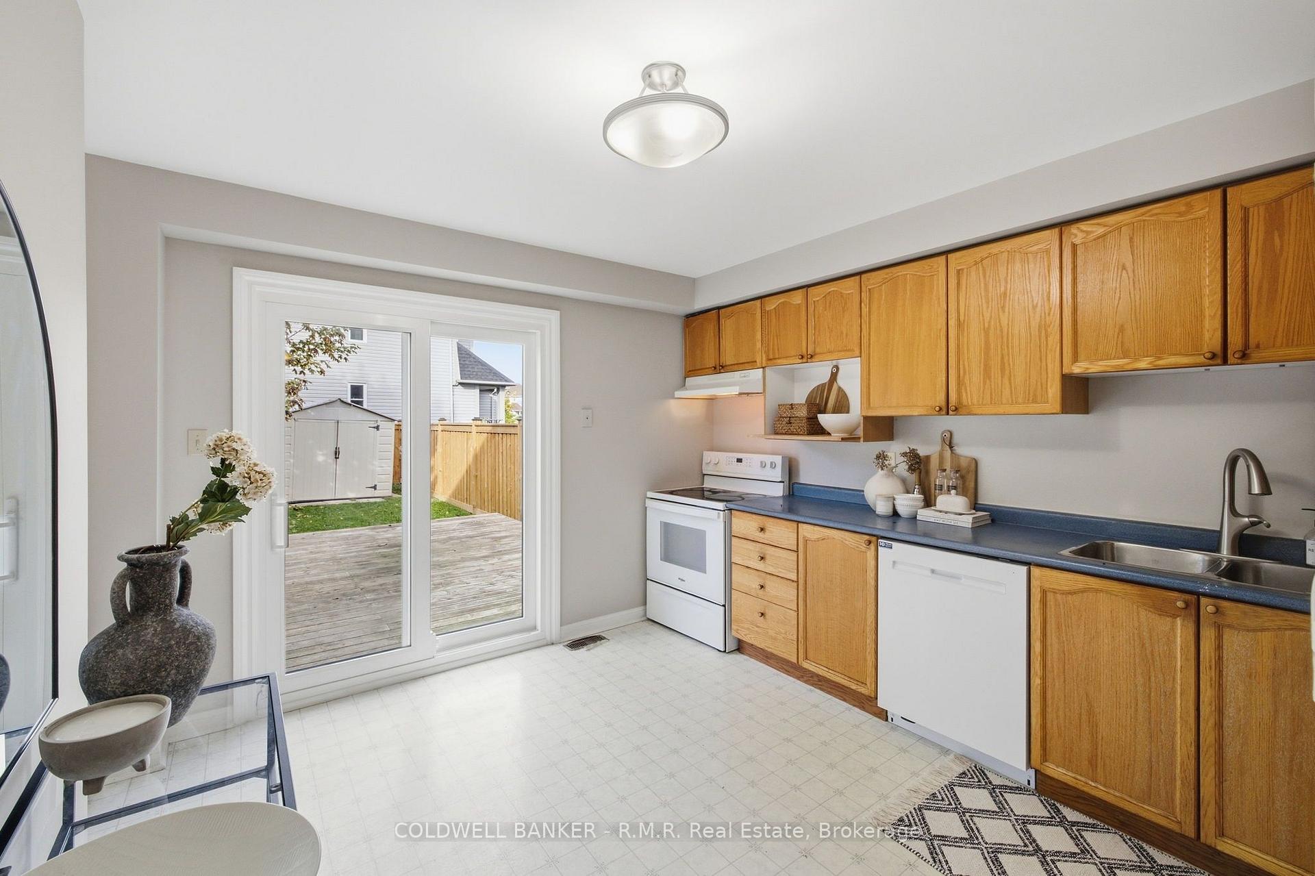 Photo 19 of 102 Boswell Drive, Clarington, Bowmanville — HOMEH