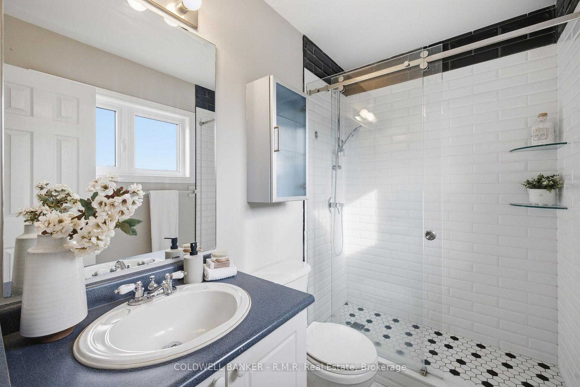 Photo 33 of 102 Boswell Drive, Clarington, Bowmanville — HOMEH