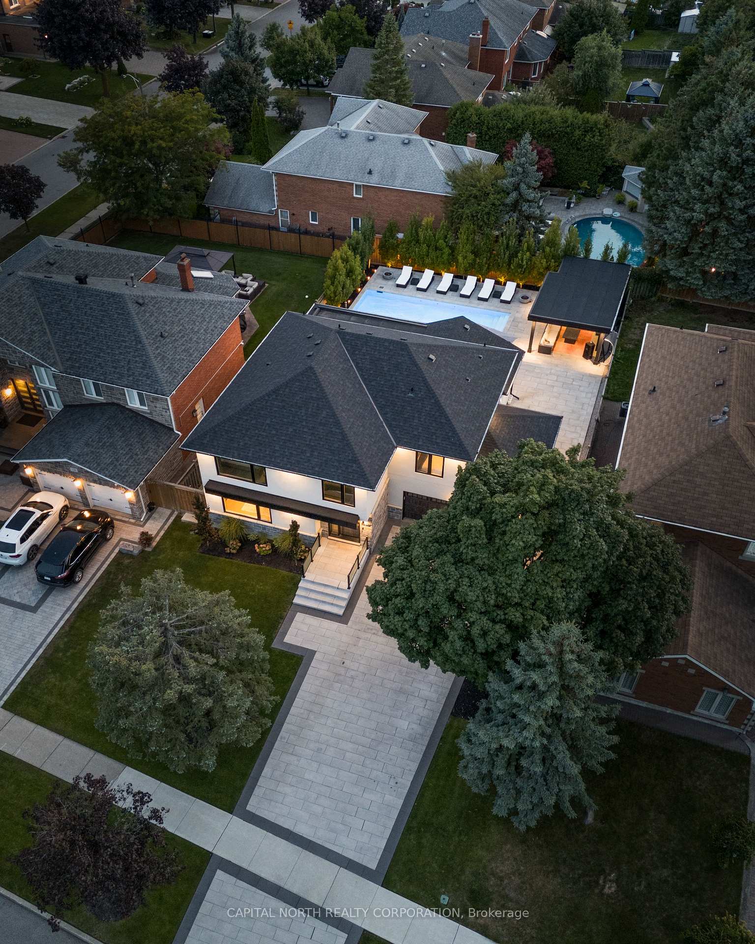 Photo 4 of 130 Fifth Avenue, Vaughan, East Woodbridge — HOMEH