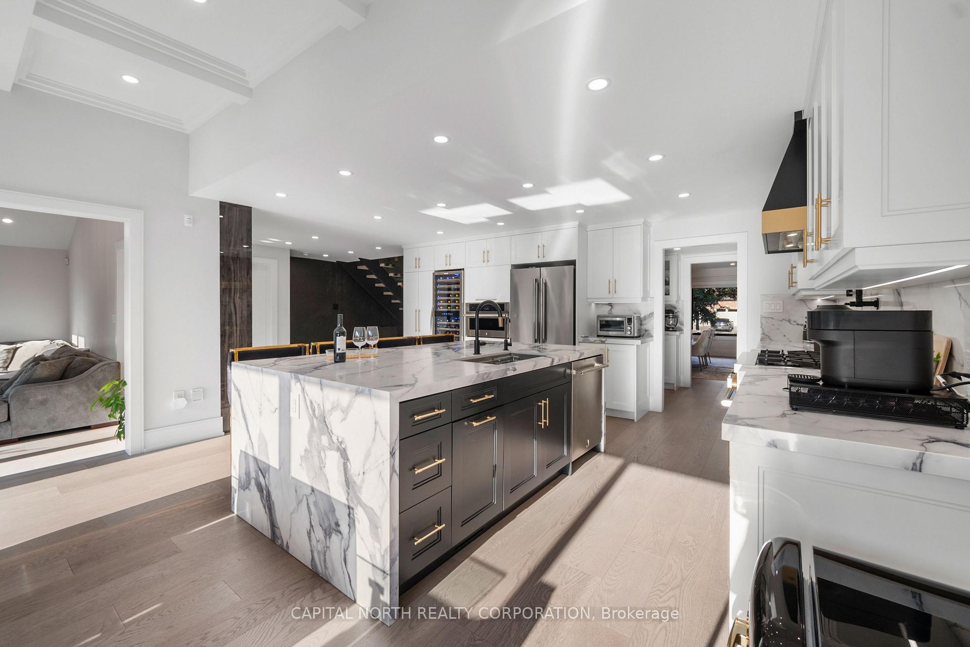 Photo 12 of 130 Fifth Avenue, Vaughan, East Woodbridge — HOMEH