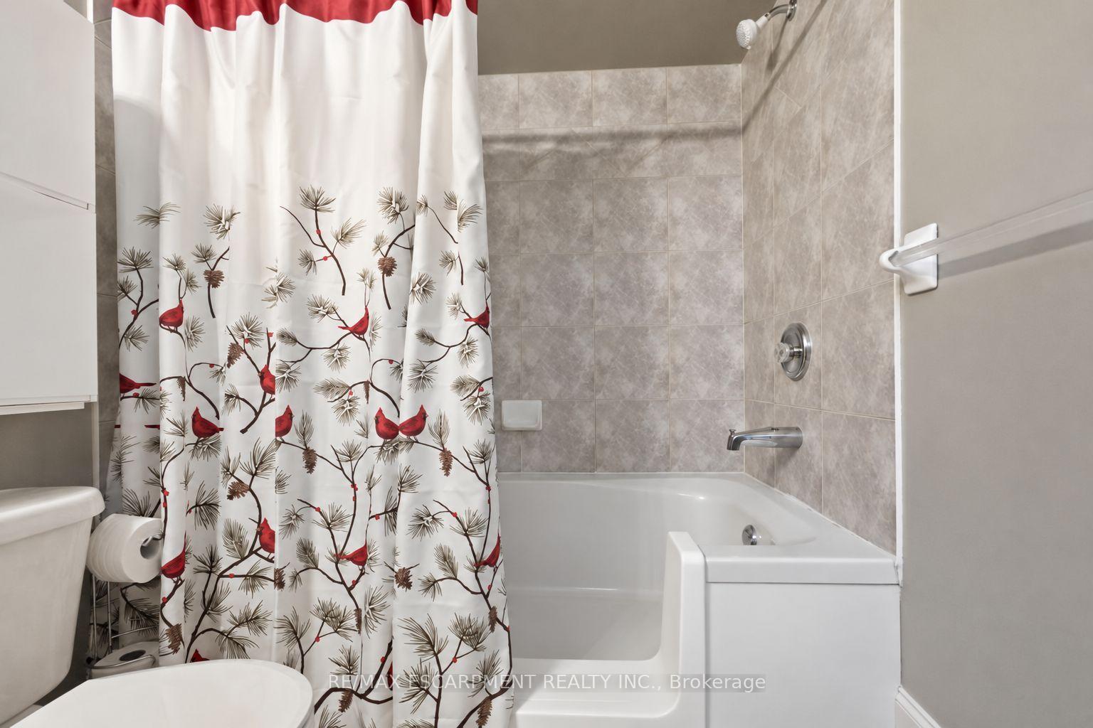 Photo 14 of Unit 7, 34 Southbrook Drive, Hamilton, Binbrook — HOMEH