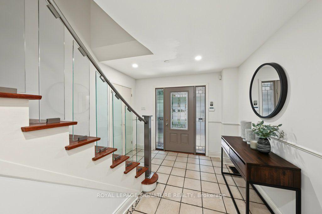 Photo 5 of 45 Chipwood Crescent, North York, Pleasant View — HOMEH