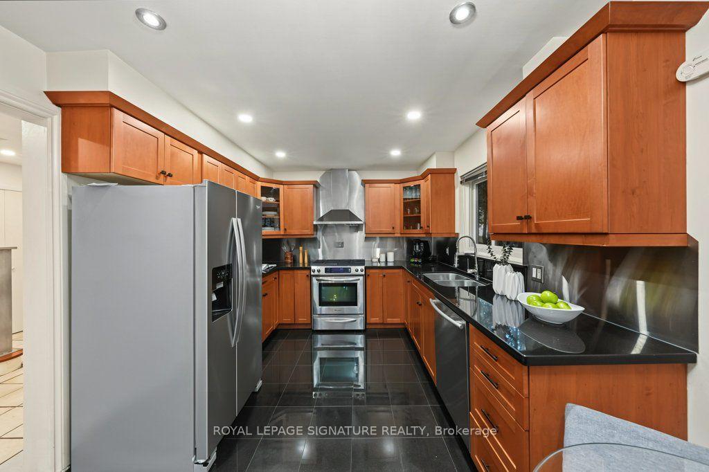 Photo 7 of 45 Chipwood Crescent, North York, Pleasant View — HOMEH