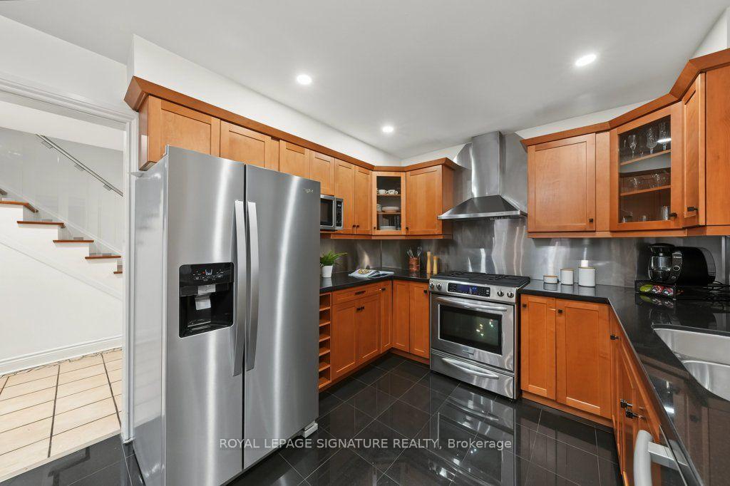 Photo 8 of 45 Chipwood Crescent, North York, Pleasant View — HOMEH