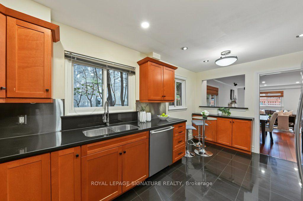 Photo 9 of 45 Chipwood Crescent, North York, Pleasant View — HOMEH